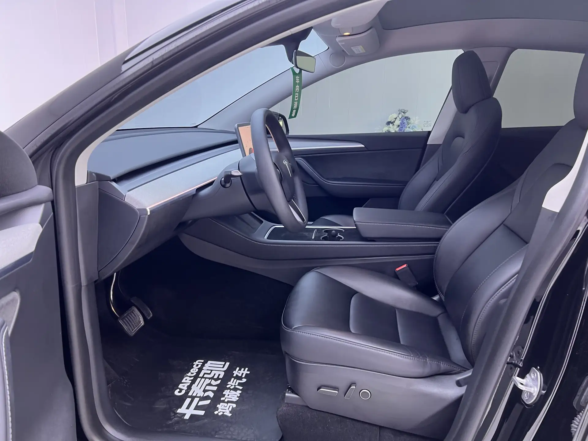 Tesla Model Y, 2024 18