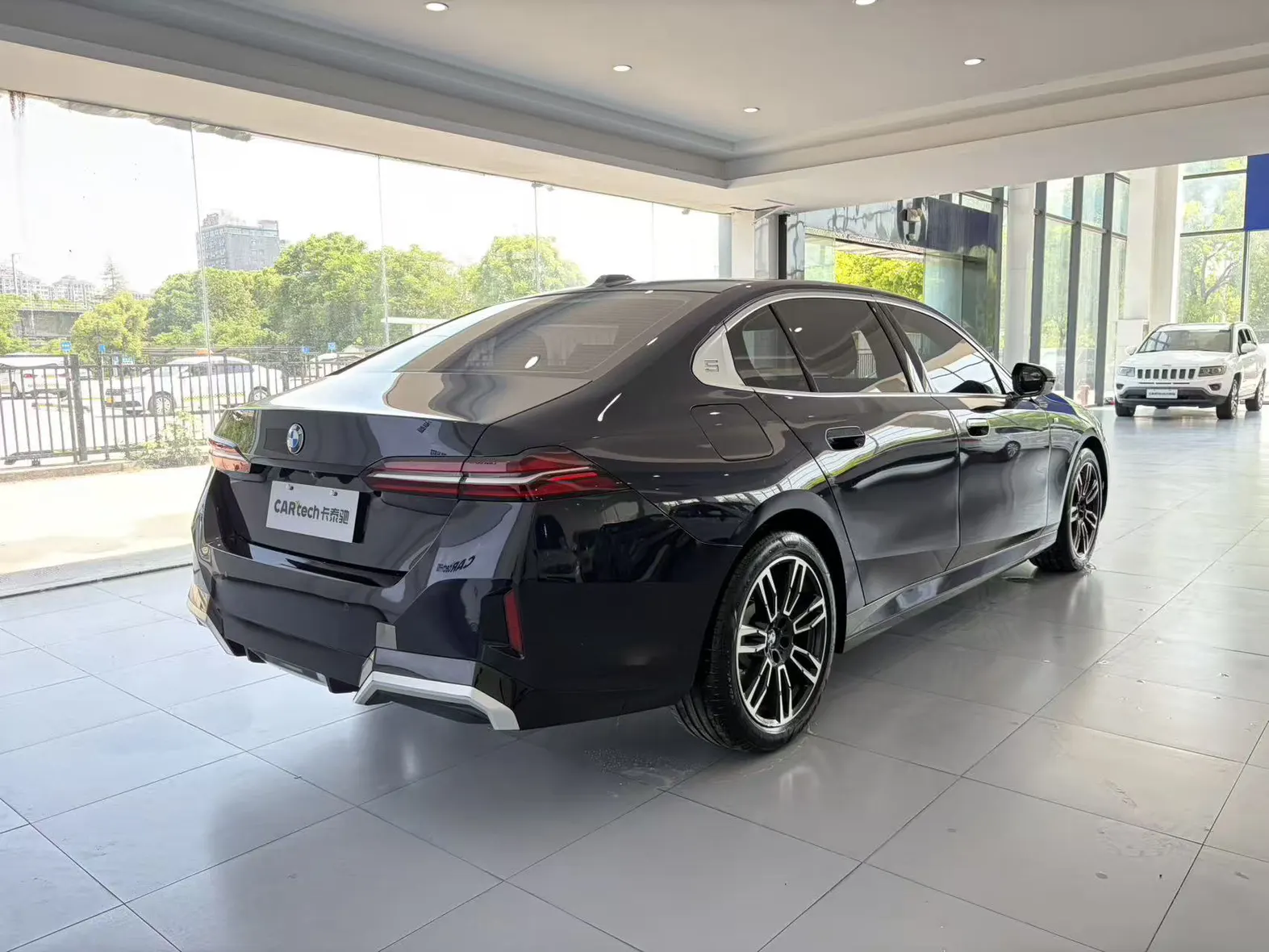 BMW 530Li, 2025 4