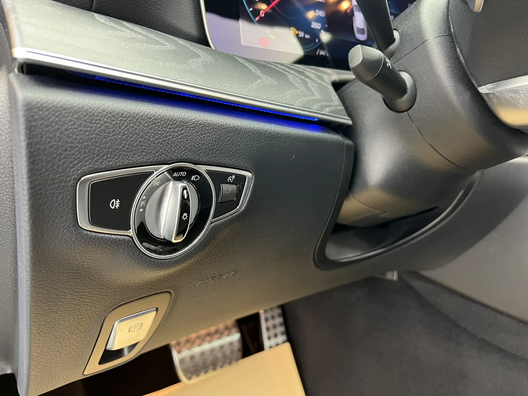 Mercedes-Benz CLS 300, 2021 36
