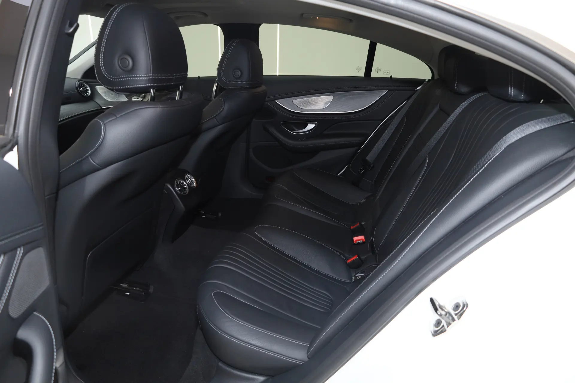 Mercedes-Benz CLS 300, 2022 26