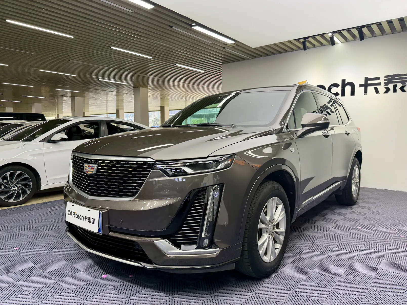 Cadillac XT6