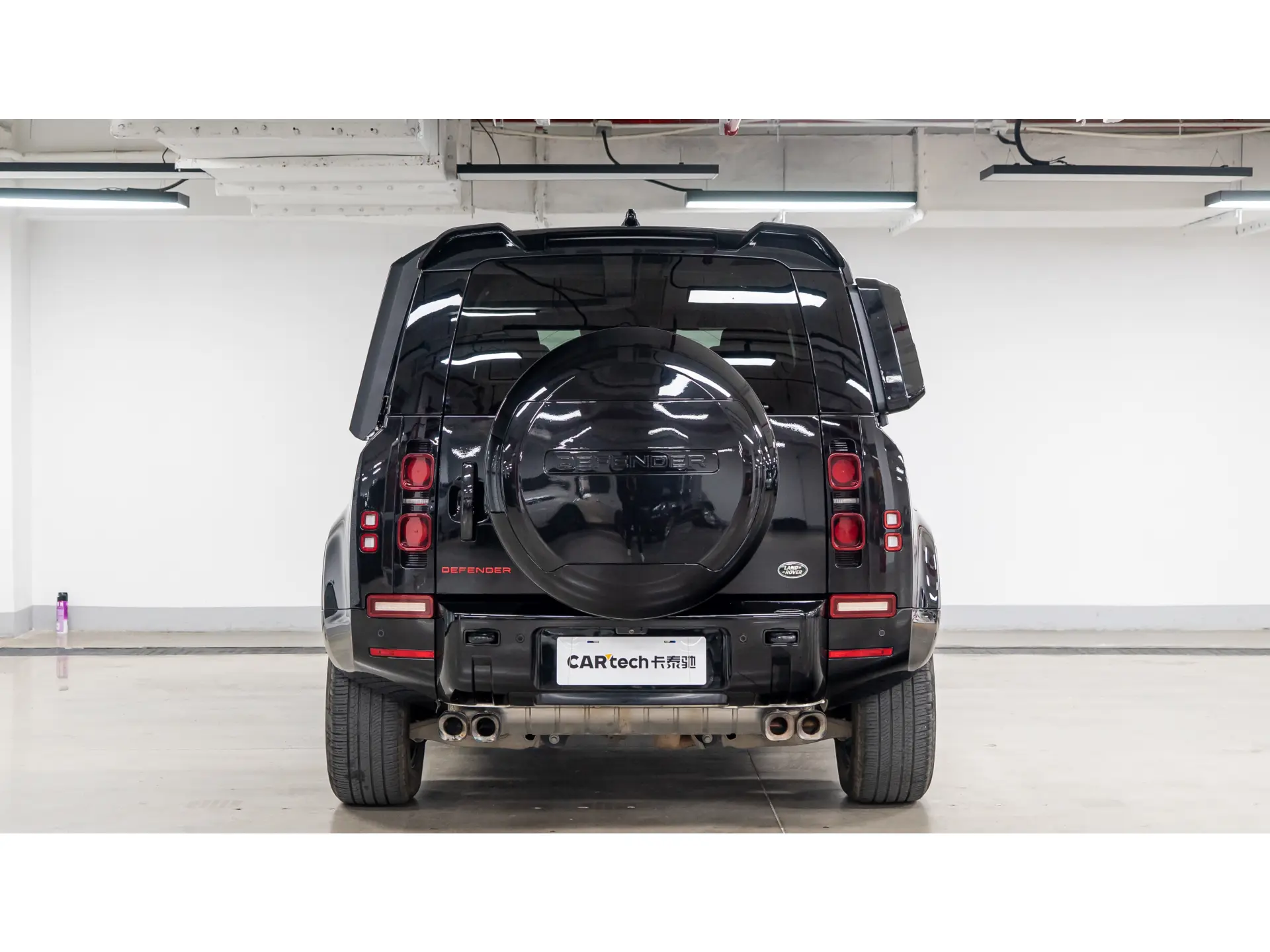 Land Rover Defender, 2024 2