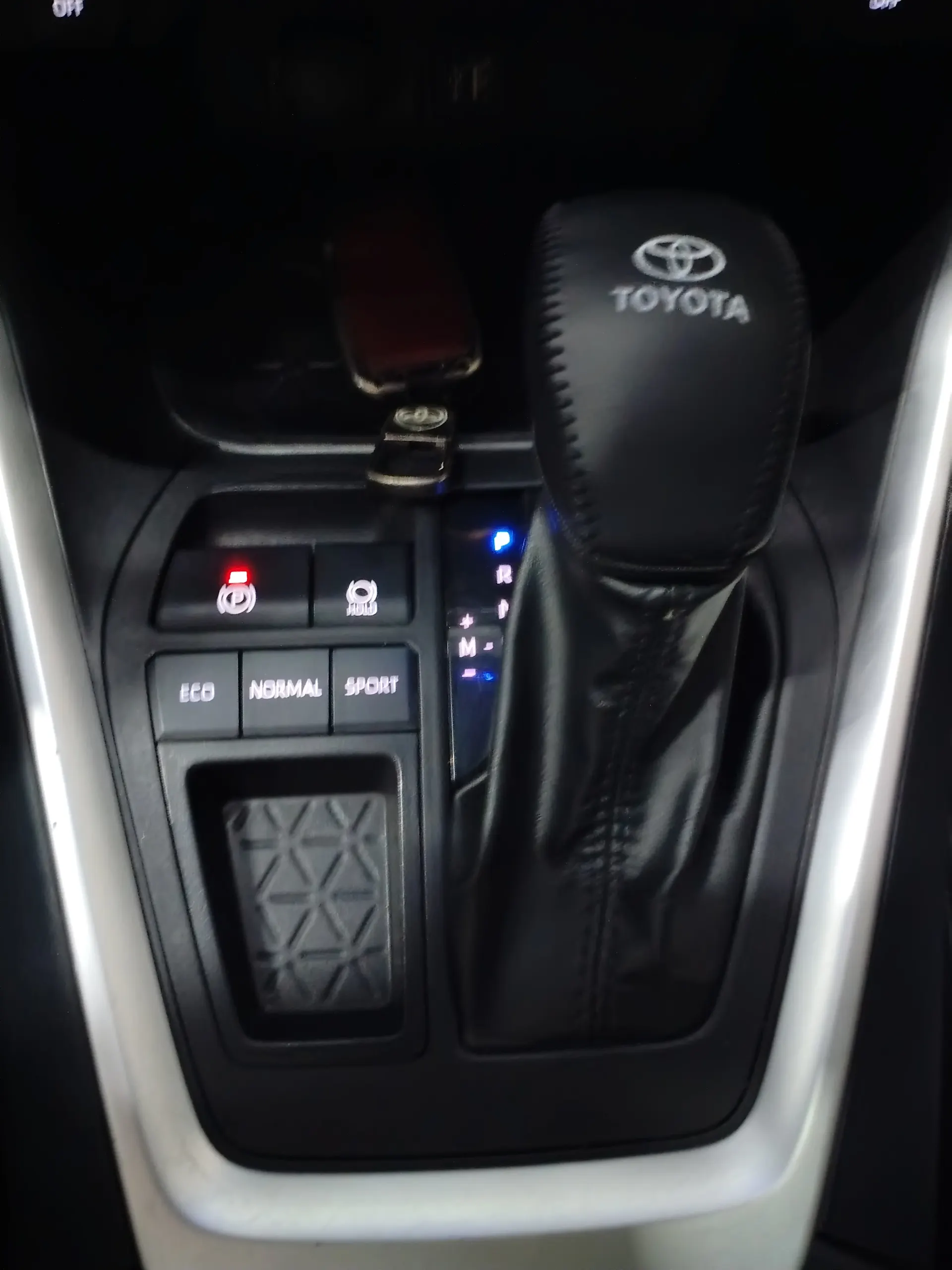 Toyota Wildlander, 2023 11