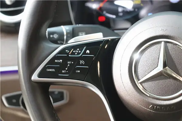 Mercedes-Benz E 300 L, 2023 17