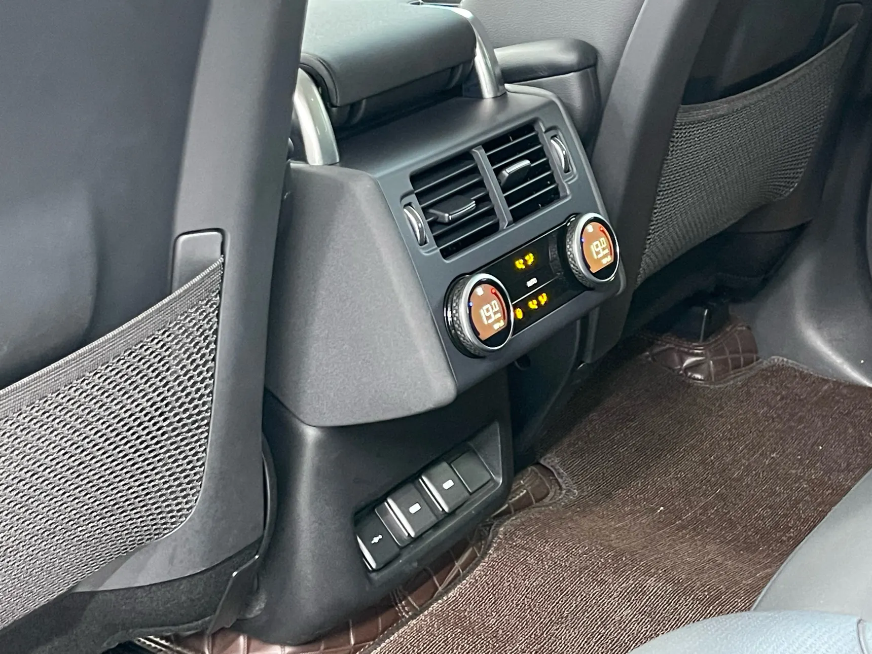 Land Rover Discovery, 2023 15