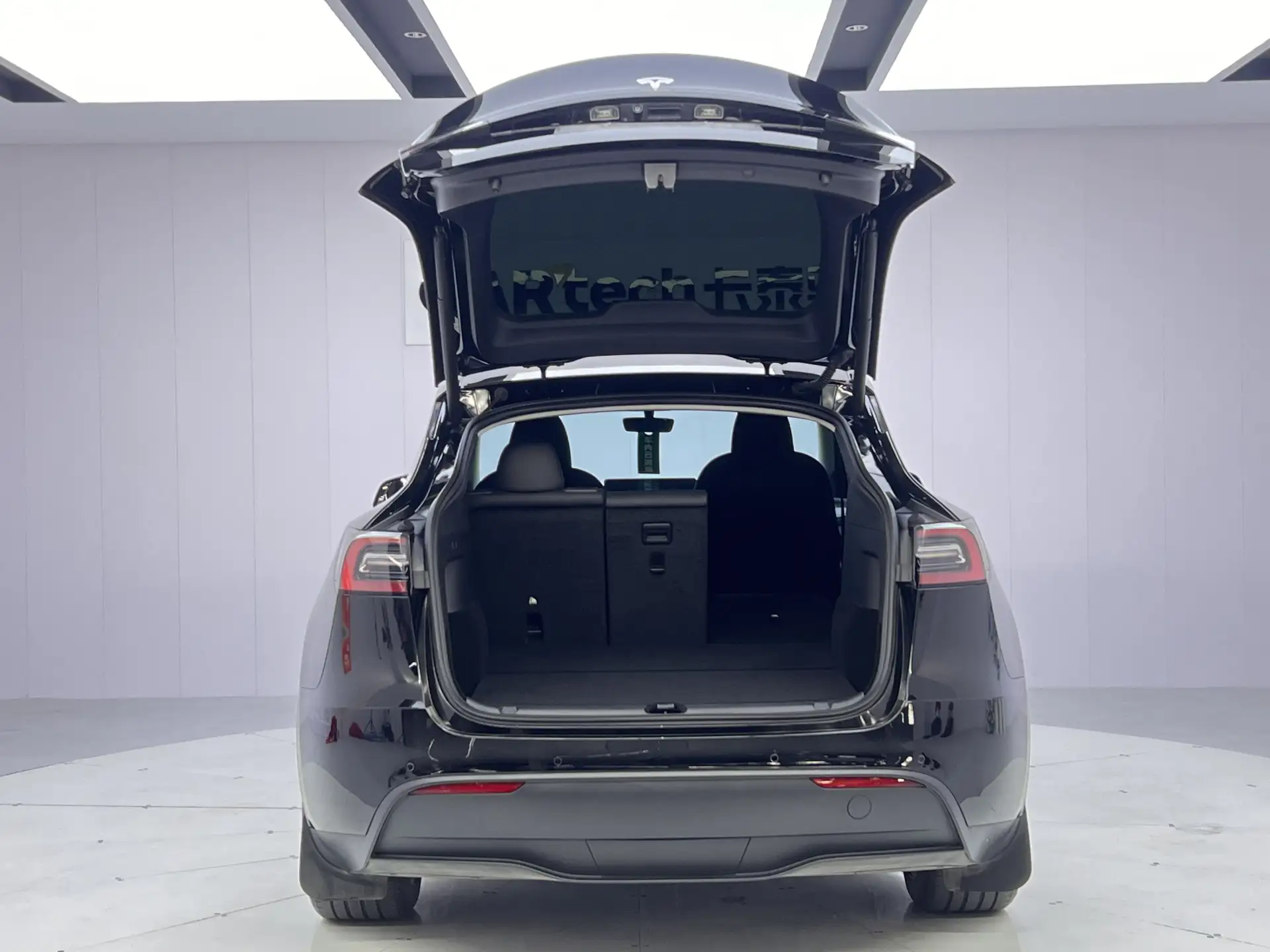 Tesla Model Y, 2024 13