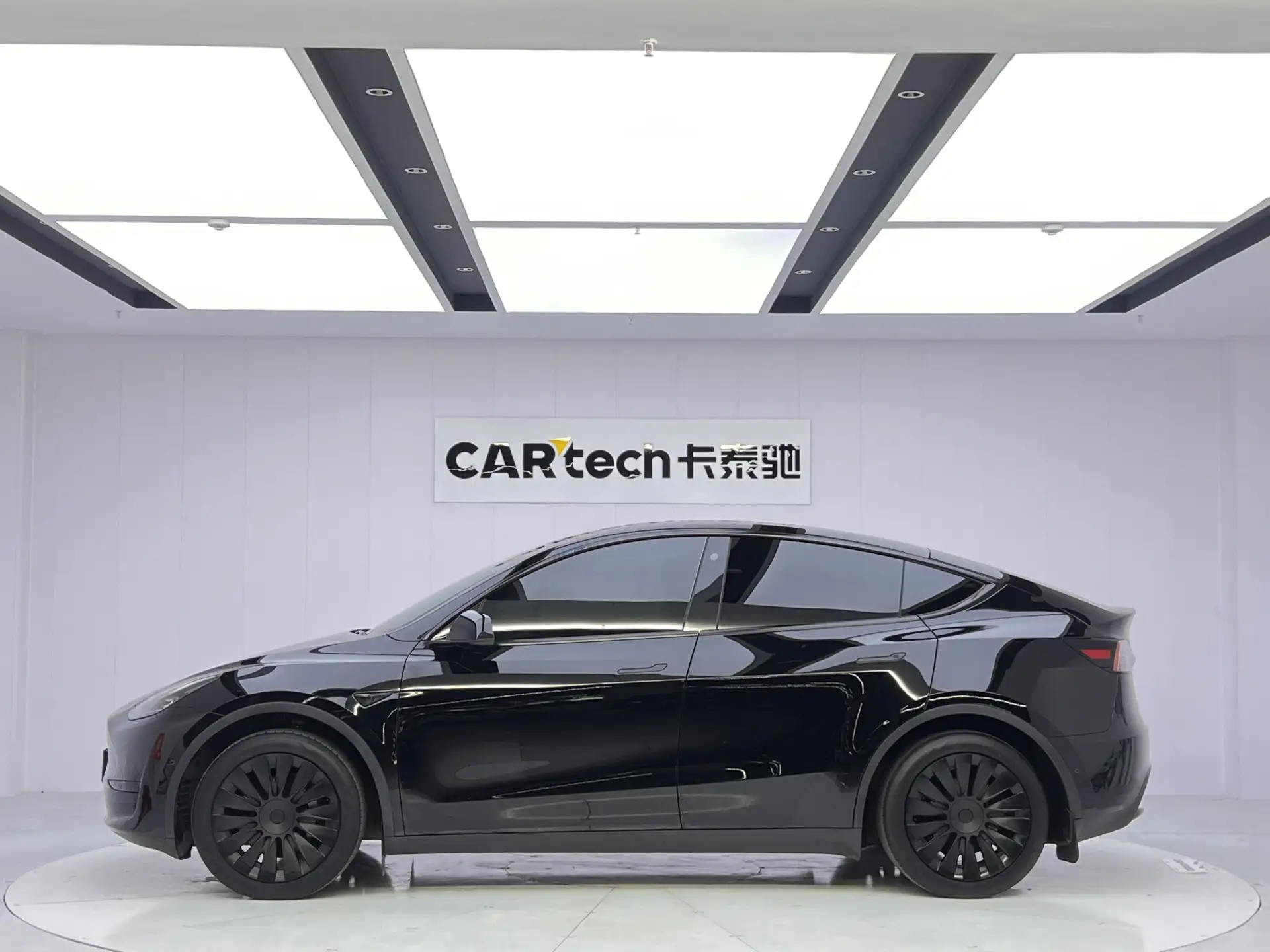 Tesla Model Y, 2024 8