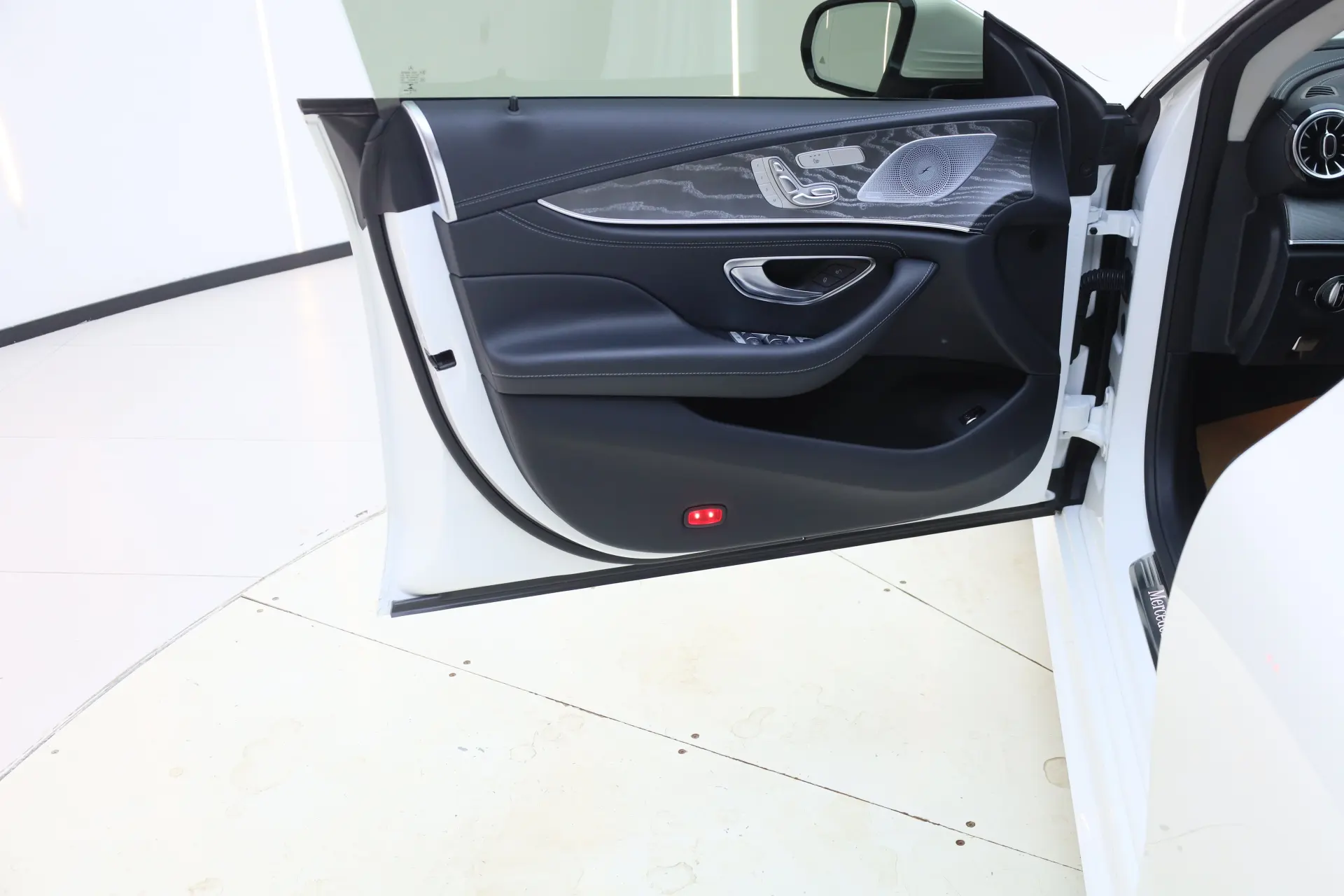 Mercedes-Benz CLS 300, 2022 17