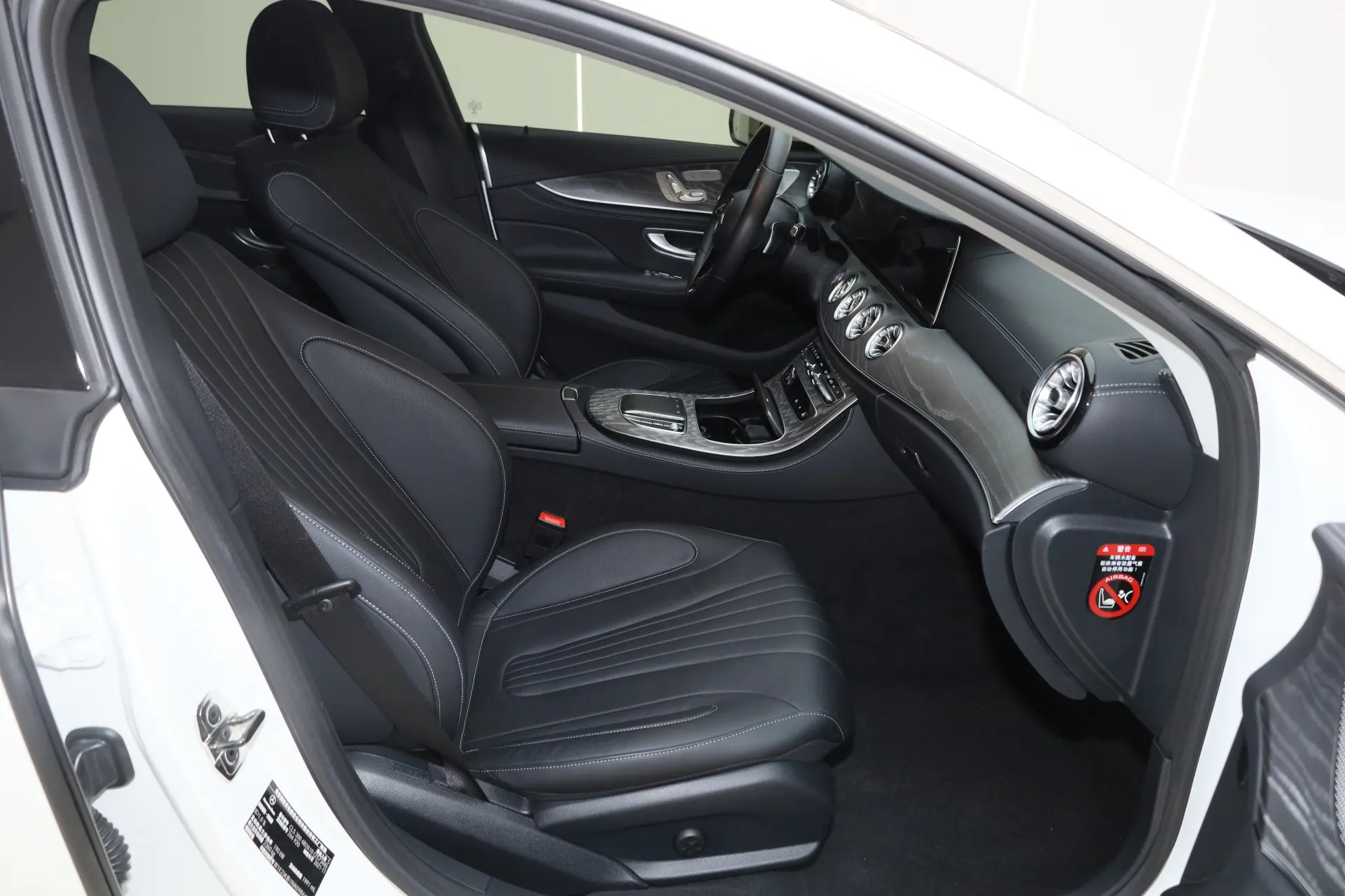 Mercedes-Benz CLS 300, 2022 19