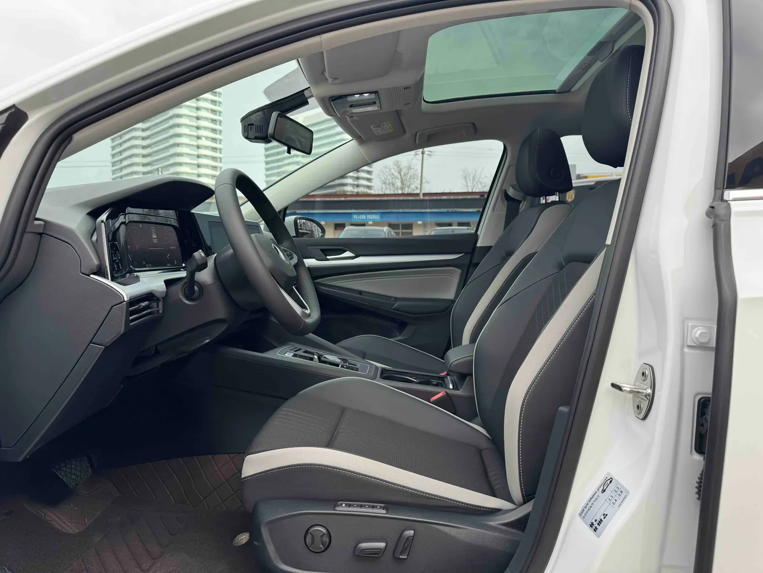 Volkswagen Golf, 2025 15