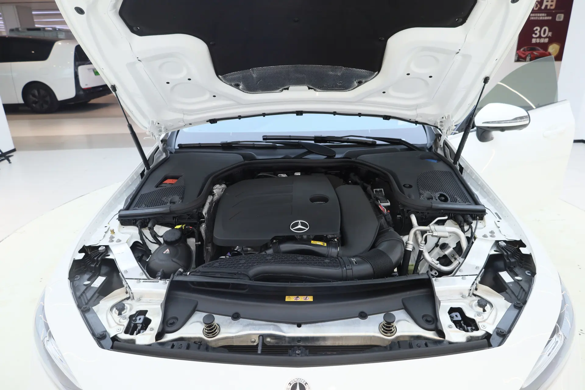 Mercedes-Benz CLS 300, 2022 11