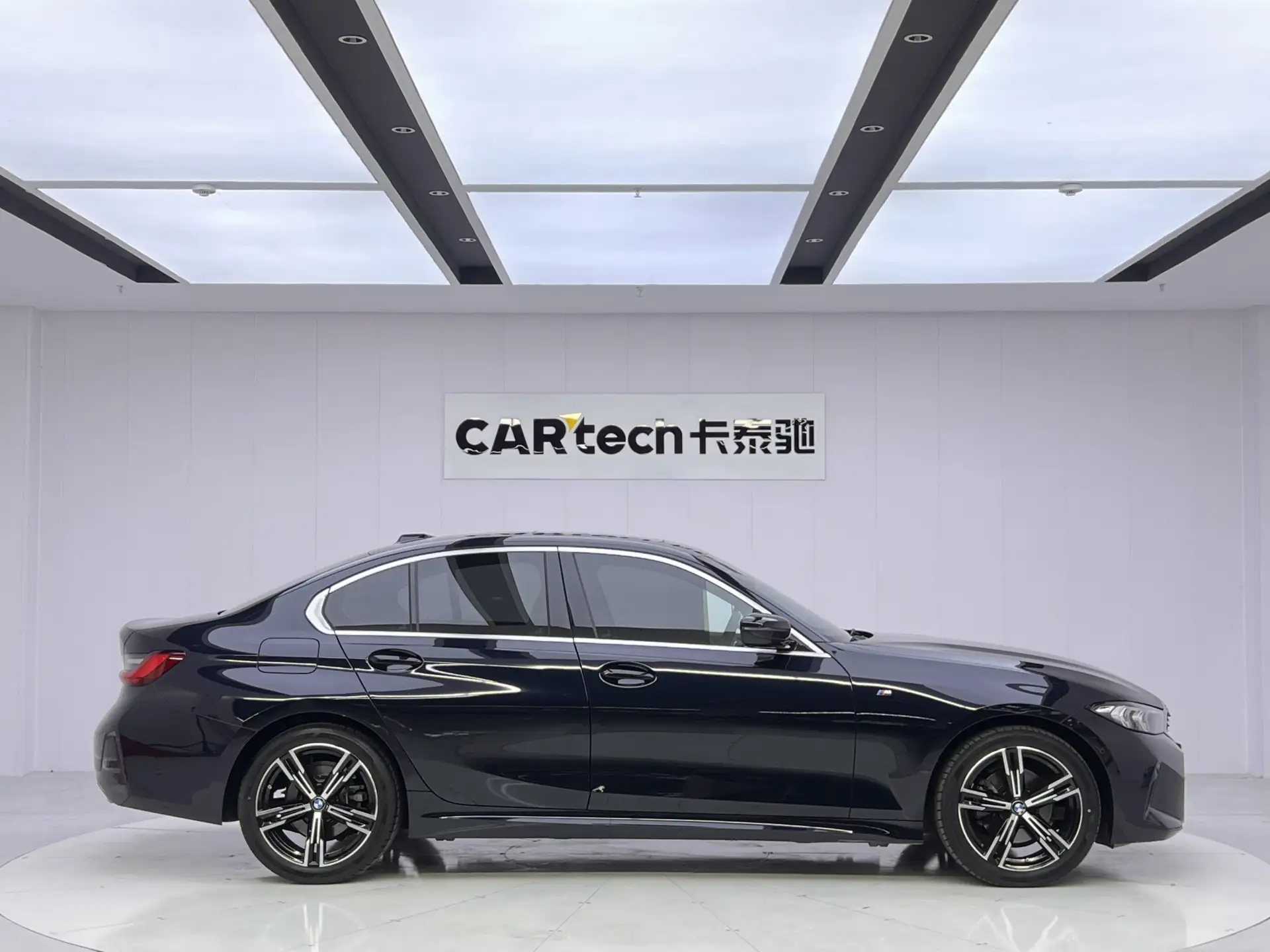 BMW 325i, 2024 13