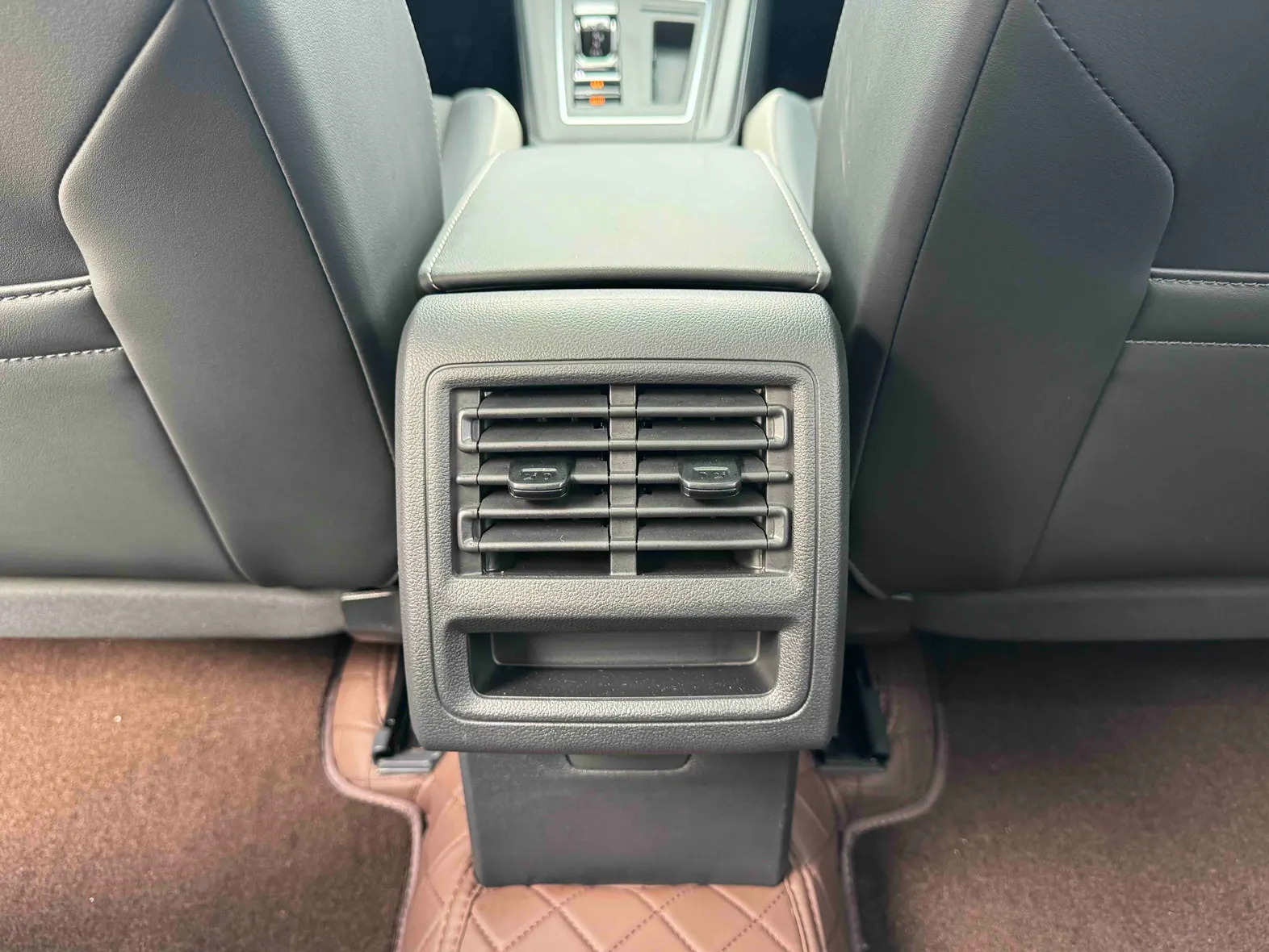 Volkswagen Golf, 2025 18