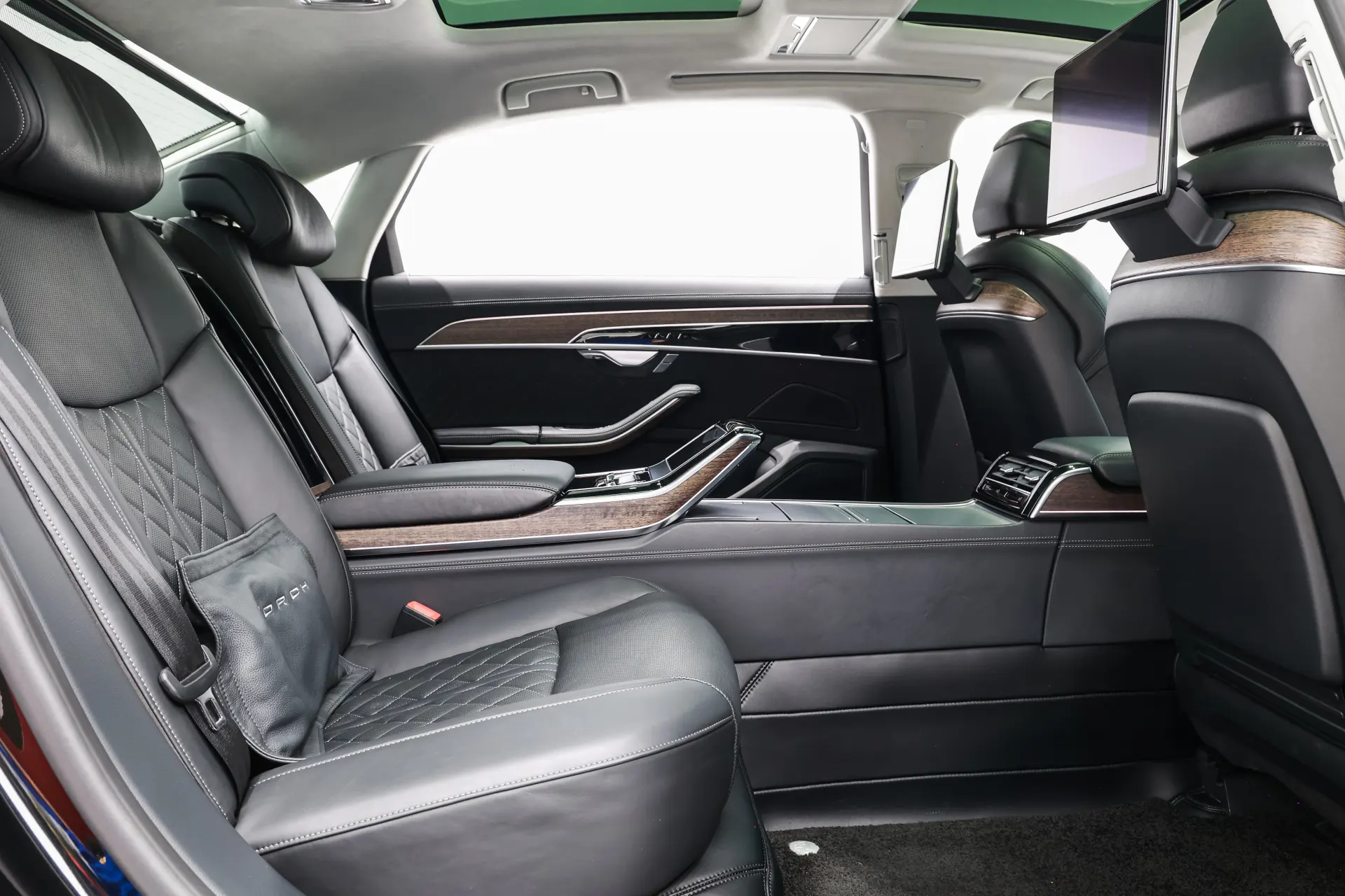 Audi A8L, 2022 22