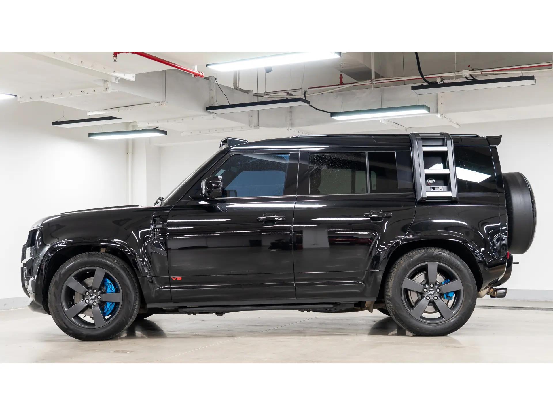 Land Rover Defender, 2024 3