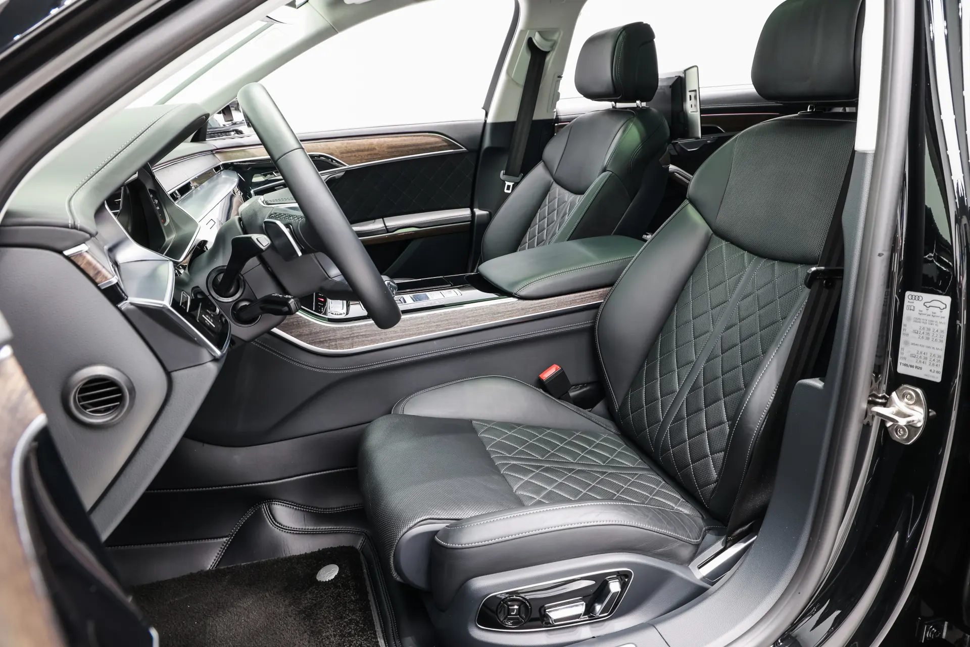 Audi A8L, 2022 17