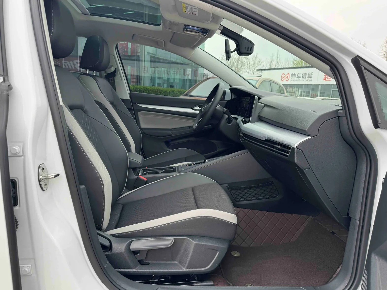 Volkswagen Golf, 2025 16