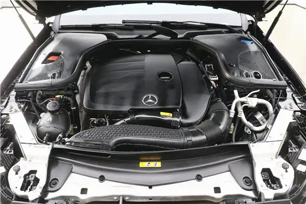 Mercedes-Benz E 300 L, 2023 7