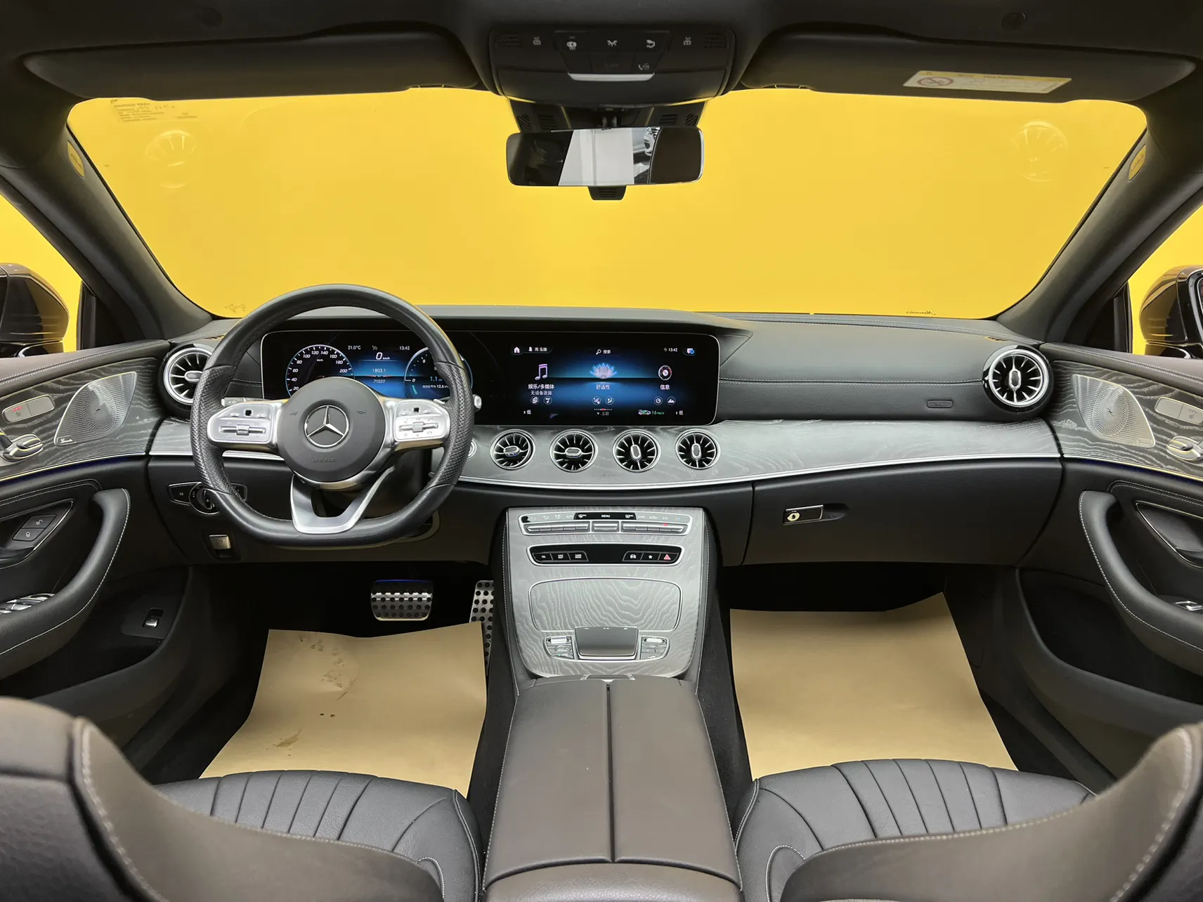 Mercedes-Benz CLS 300, 2021 39