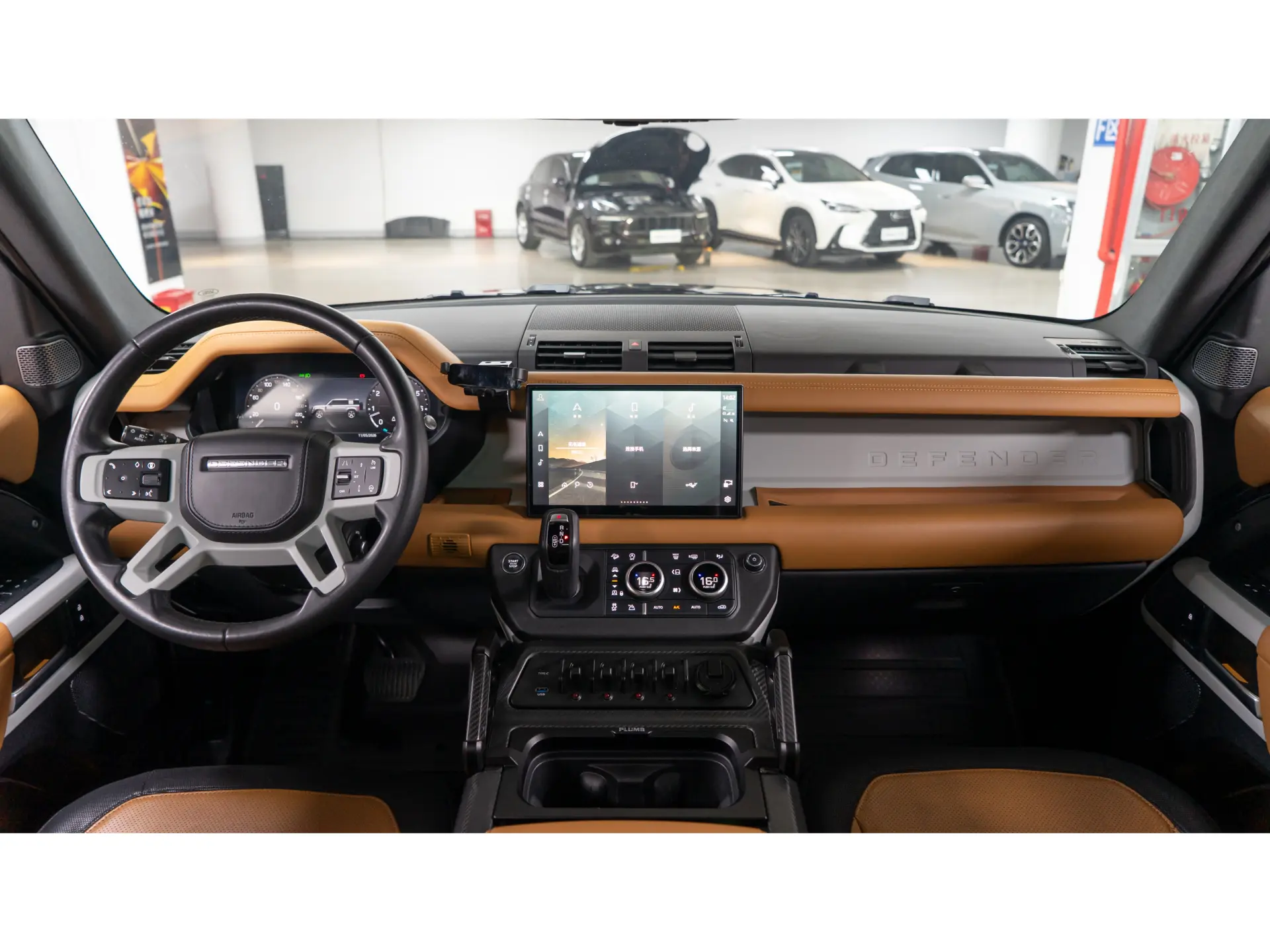 Land Rover Defender, 2024 10