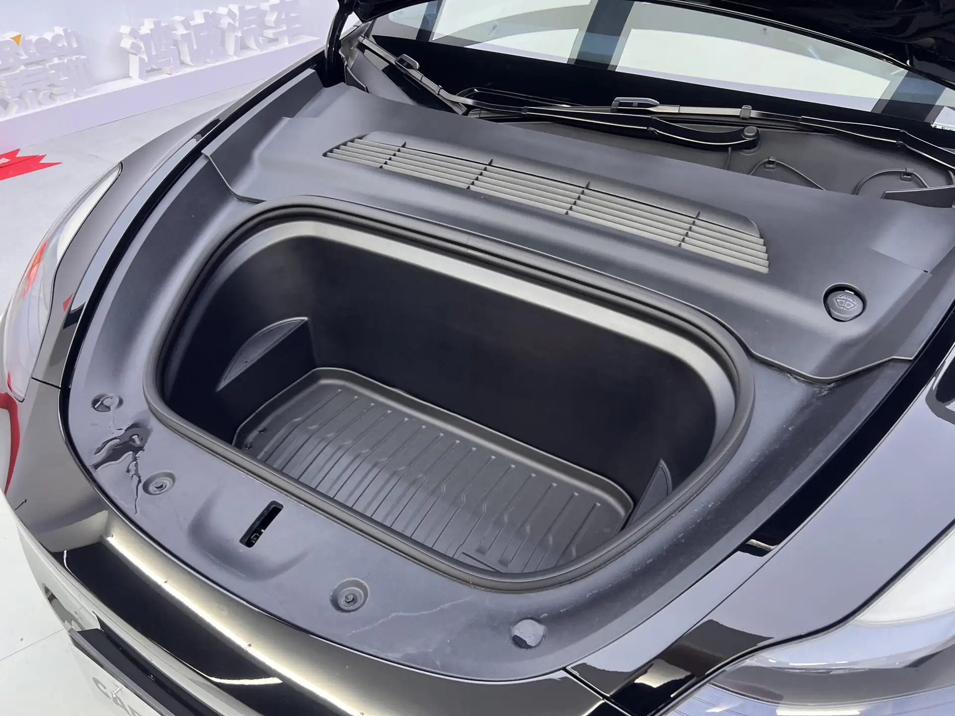 Tesla Model Y, 2024 12