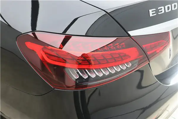 Mercedes-Benz E 300 L, 2023 29