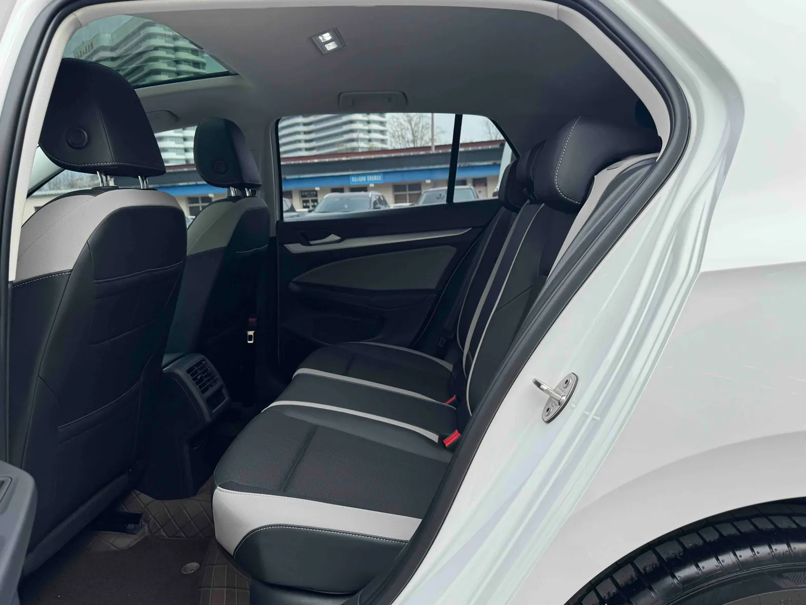 Volkswagen Golf, 2025 17