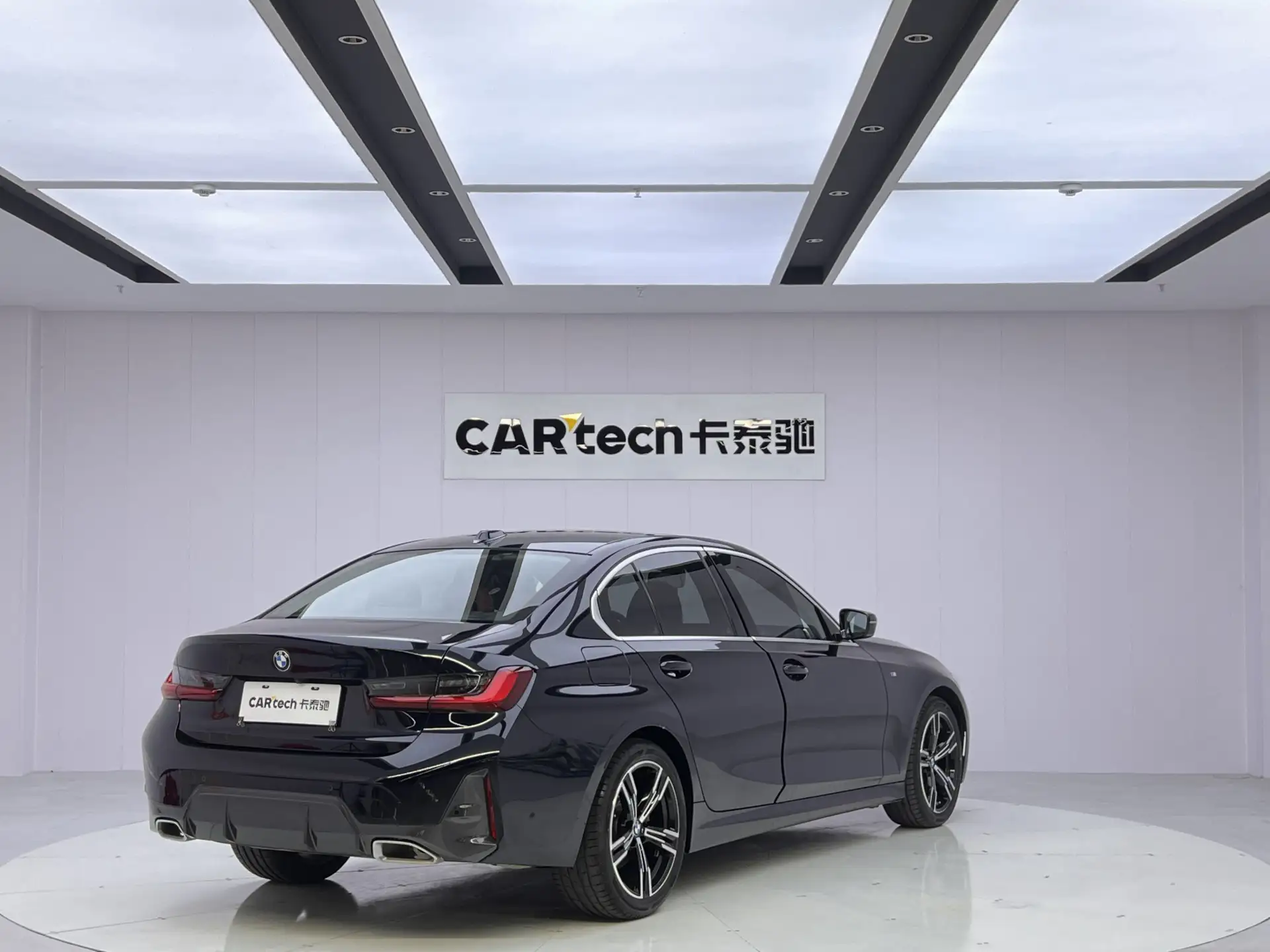 BMW 325i, 2024 3