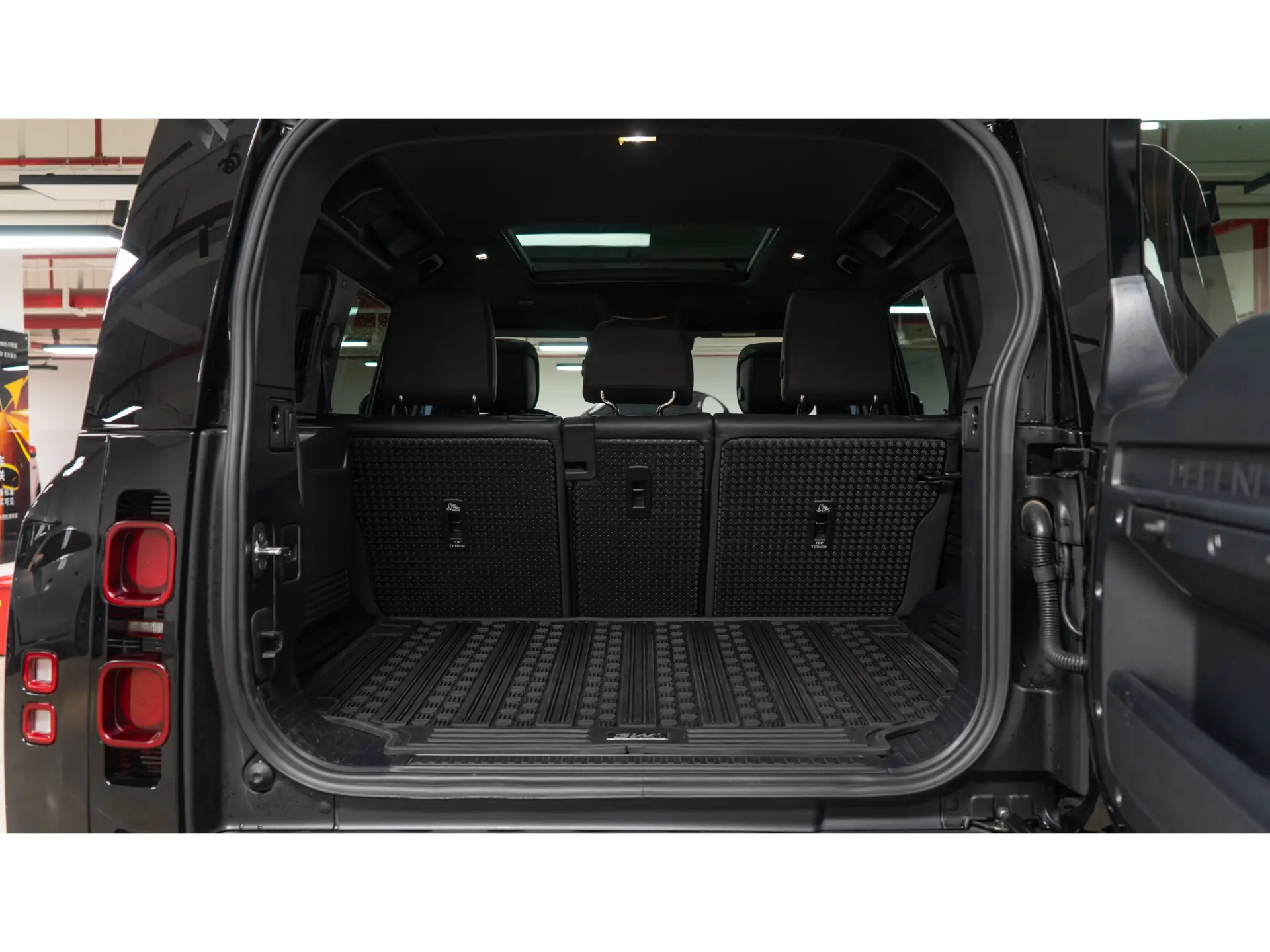 Land Rover Defender, 2024 20