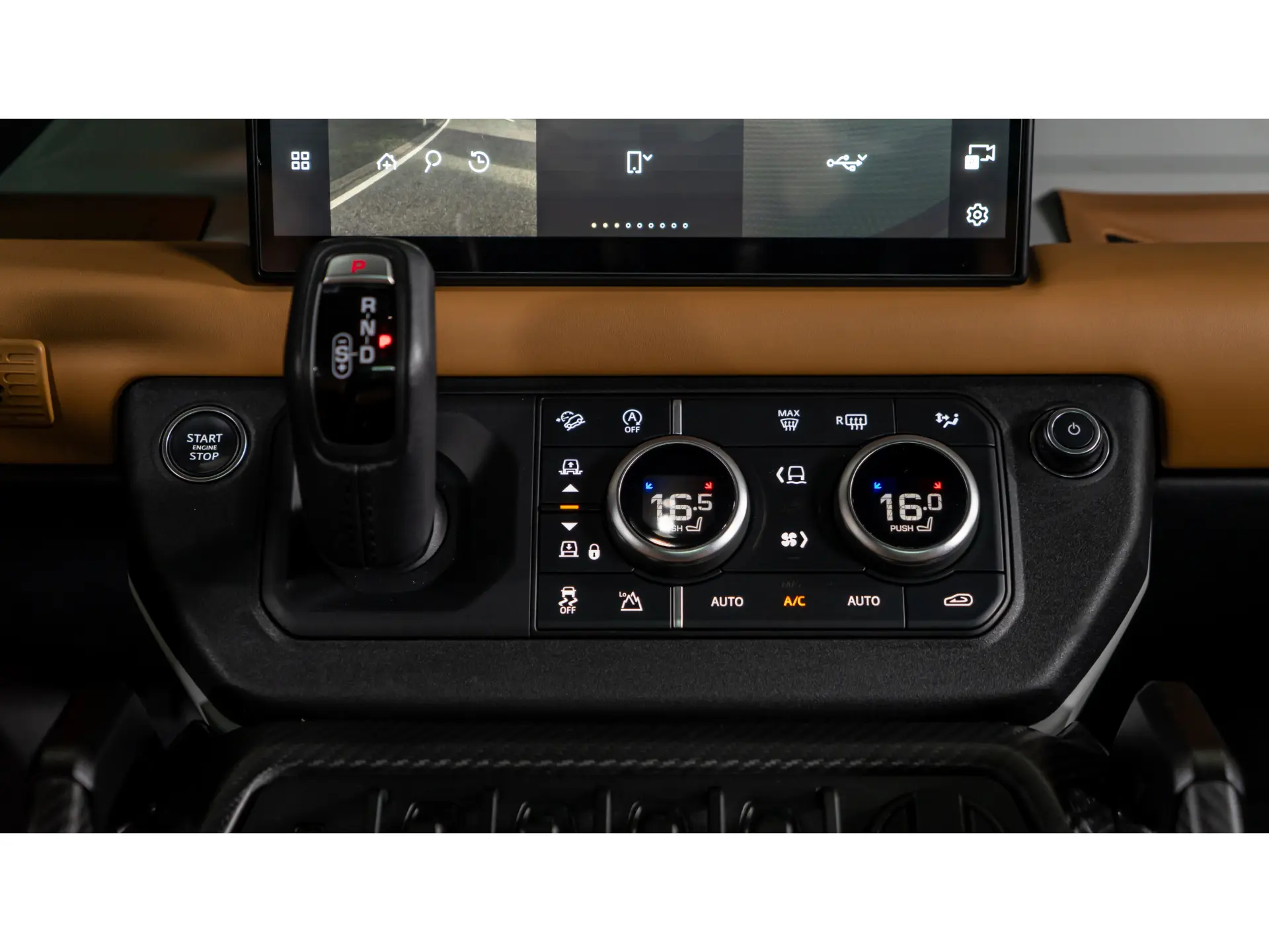 Land Rover Defender, 2024 21
