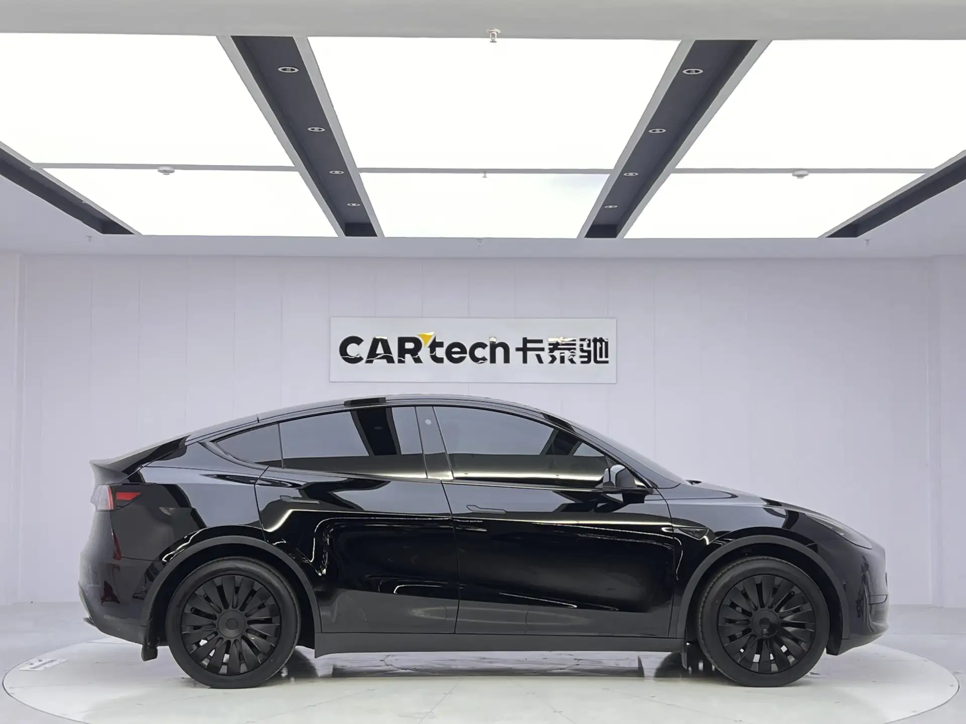 Tesla Model Y, 2024 4