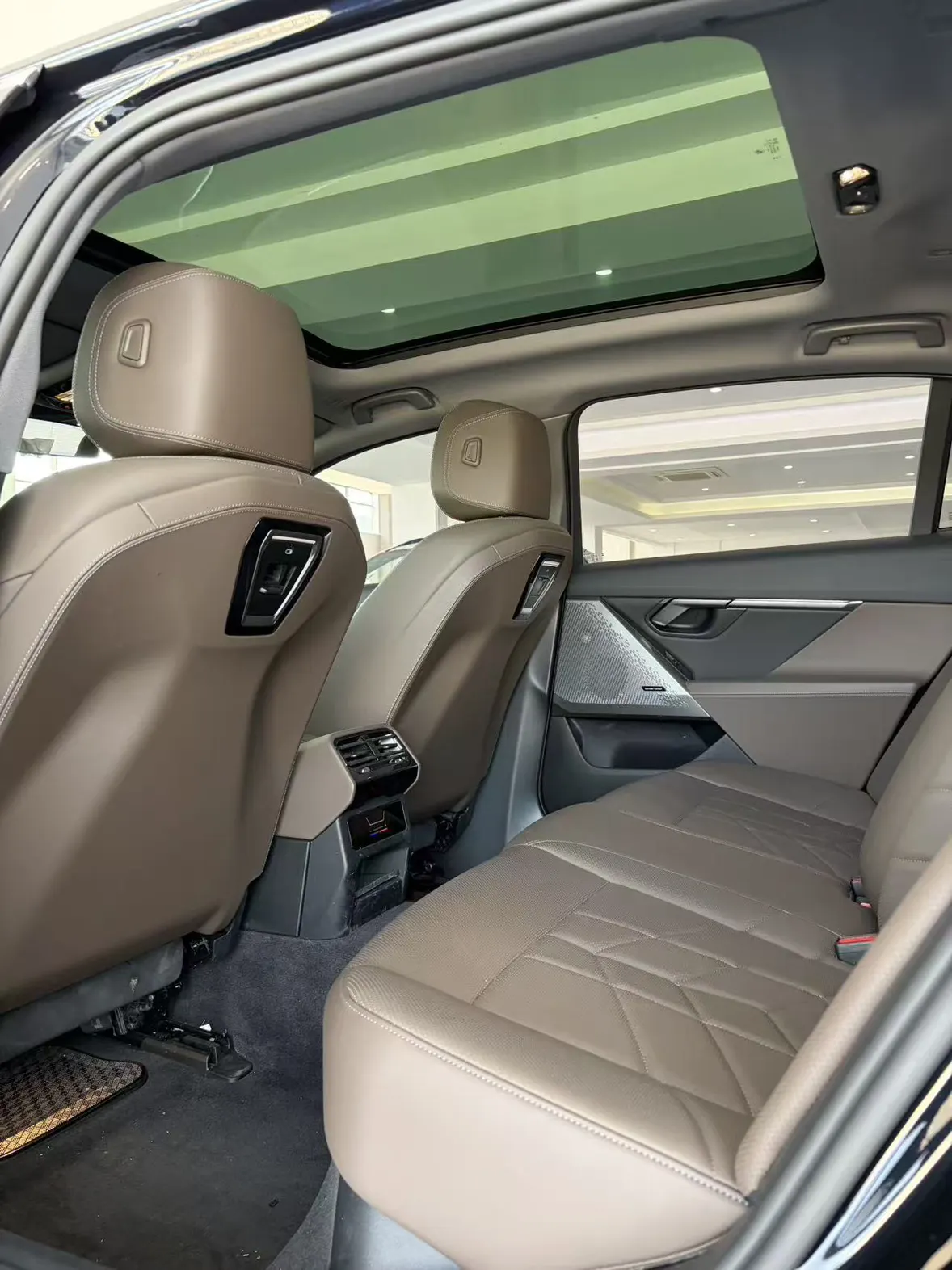 BMW 530Li, 2025 10