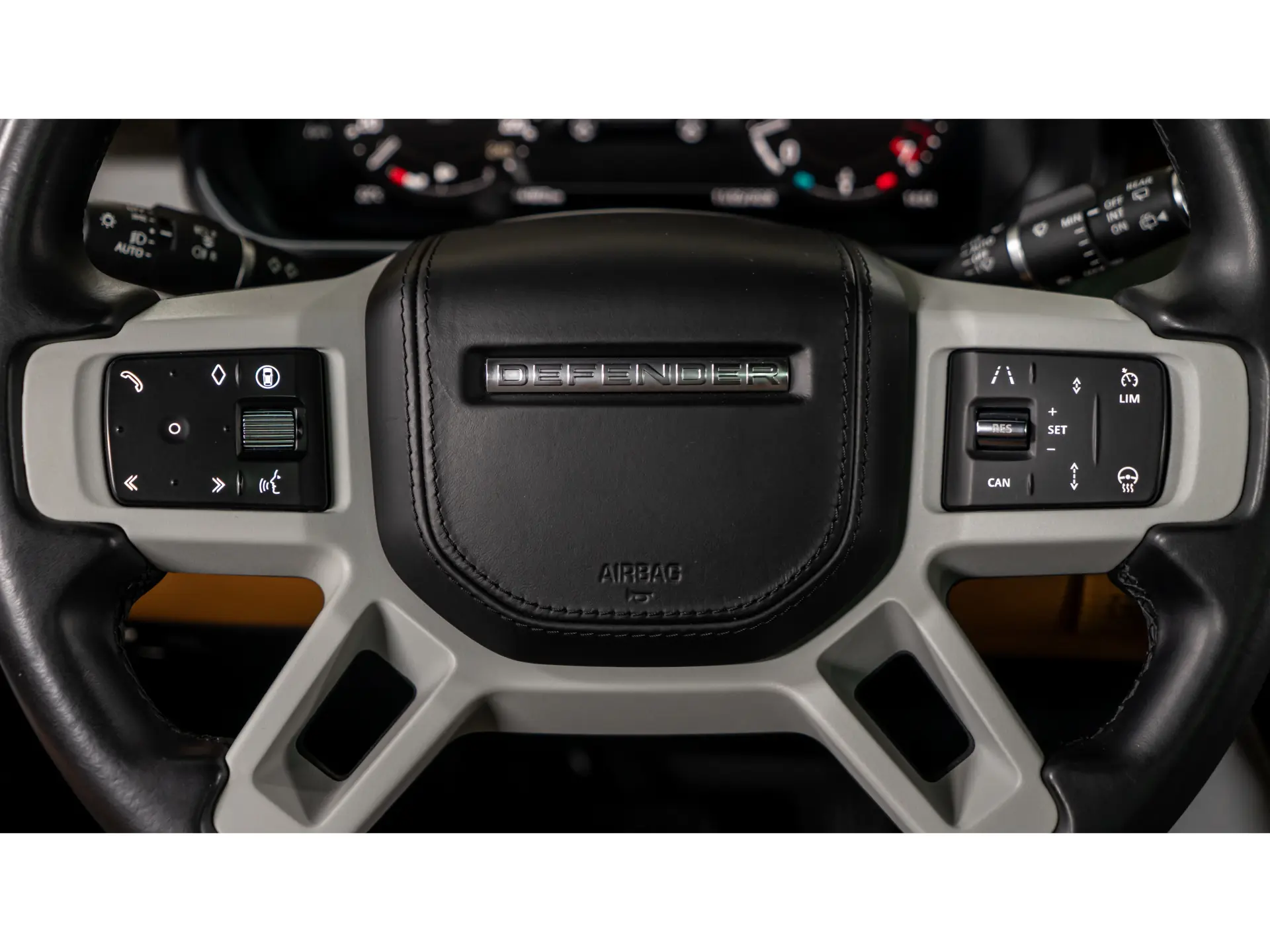 Land Rover Defender, 2024 11