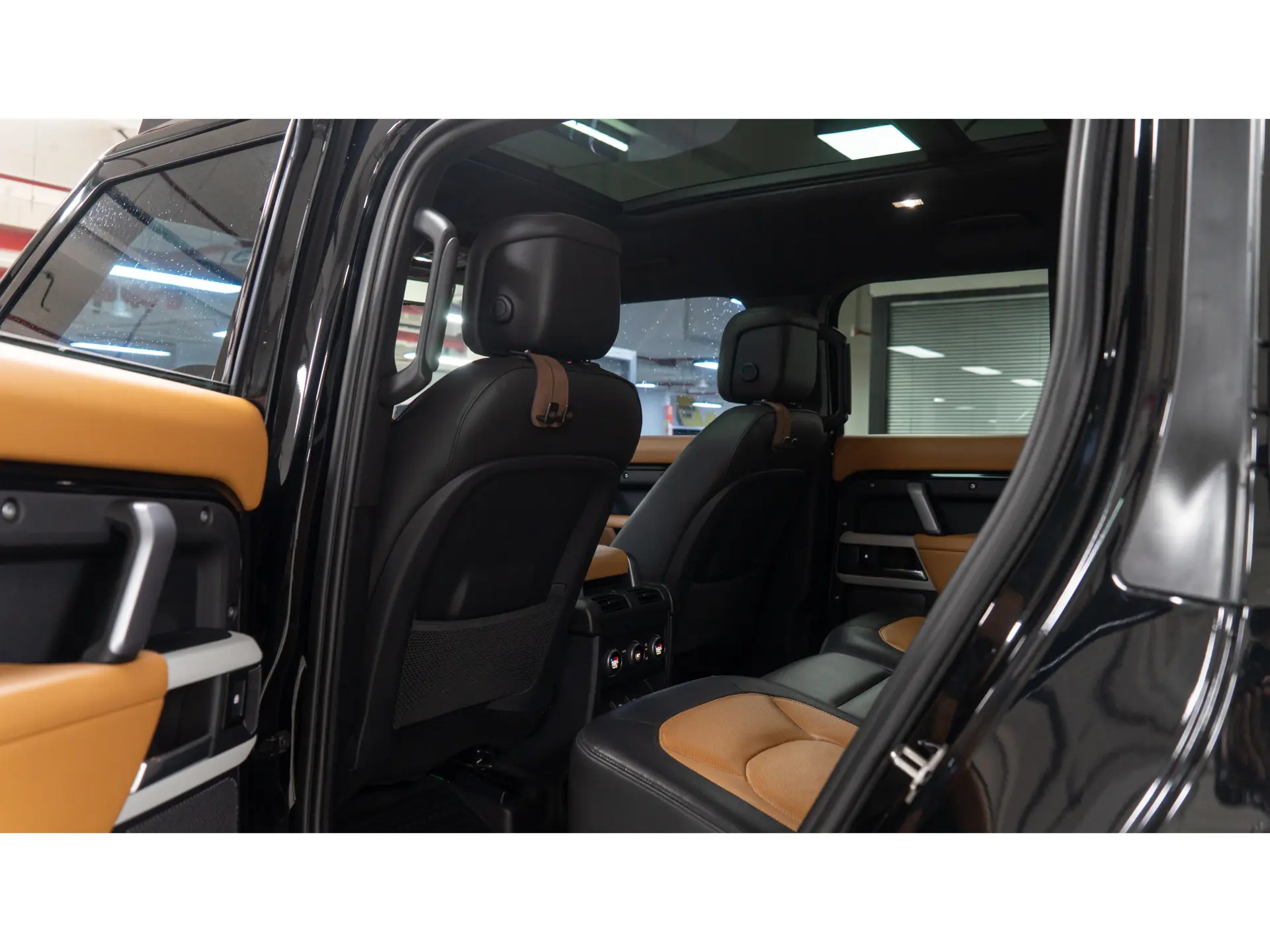 Land Rover Defender, 2024 25