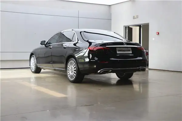 Mercedes-Benz E 300 L, 2023 27