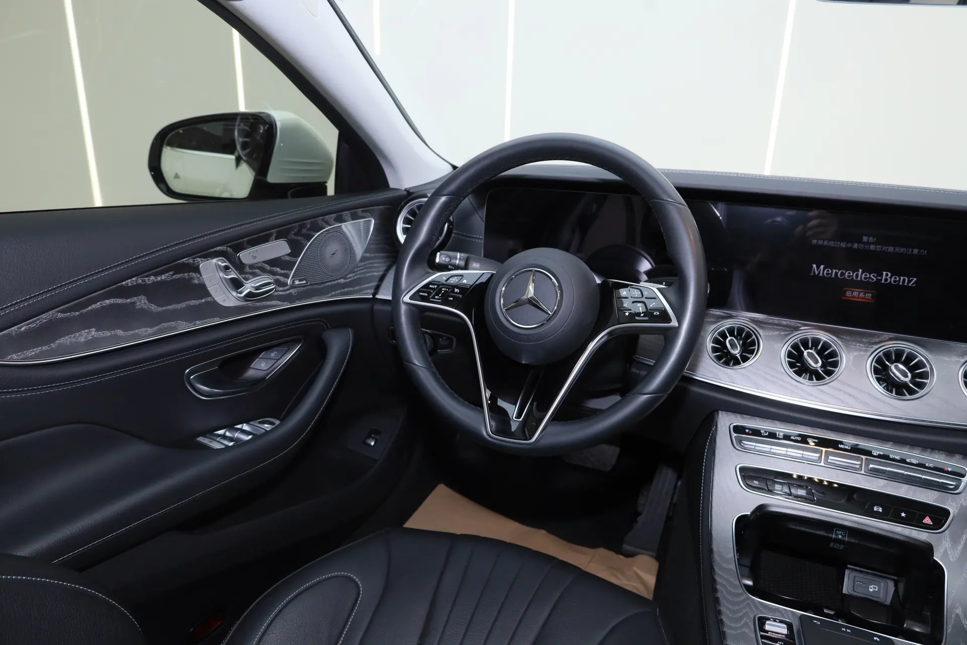 Mercedes-Benz CLS 300, 2022 30