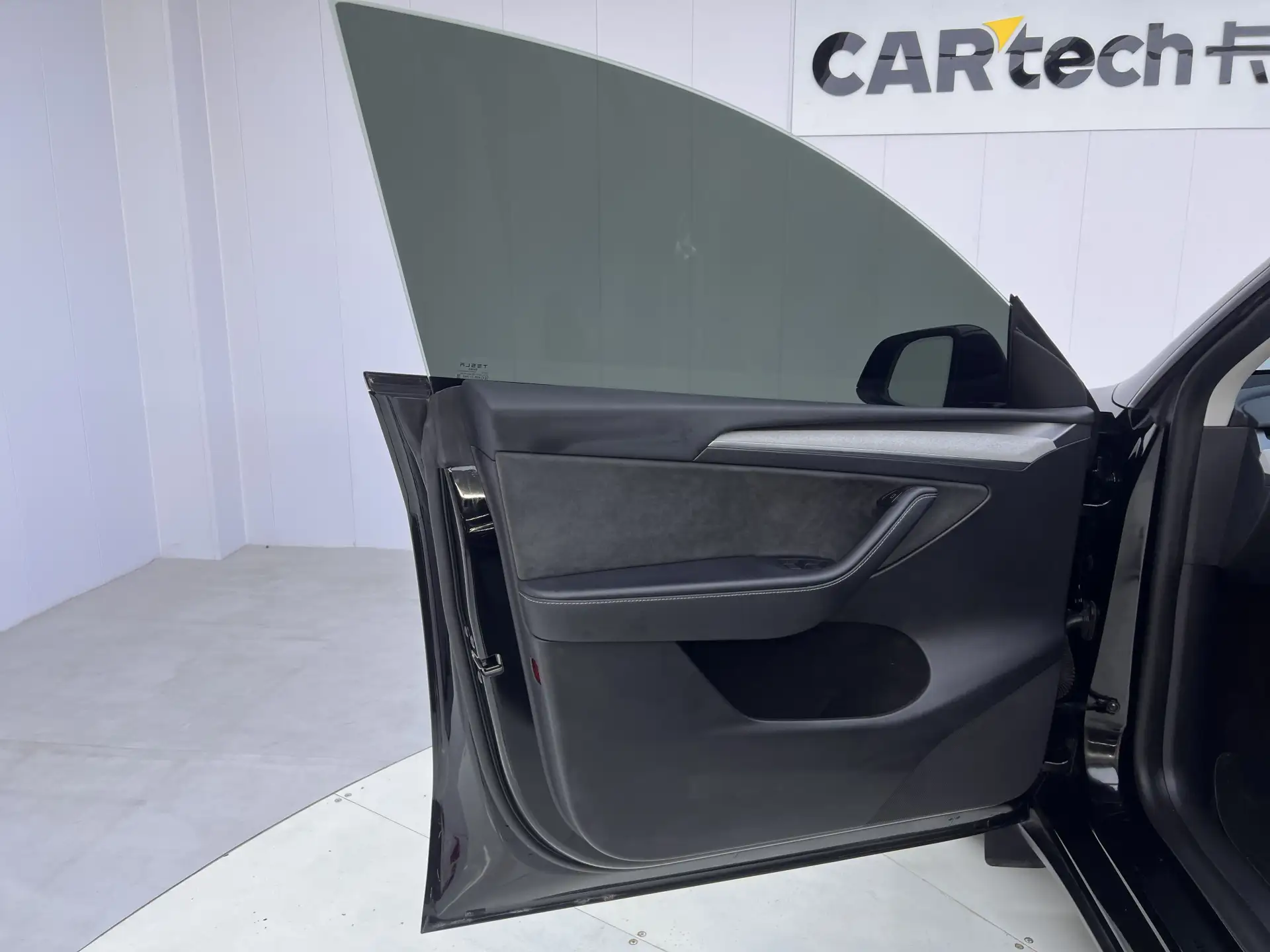 Tesla Model Y, 2024 17