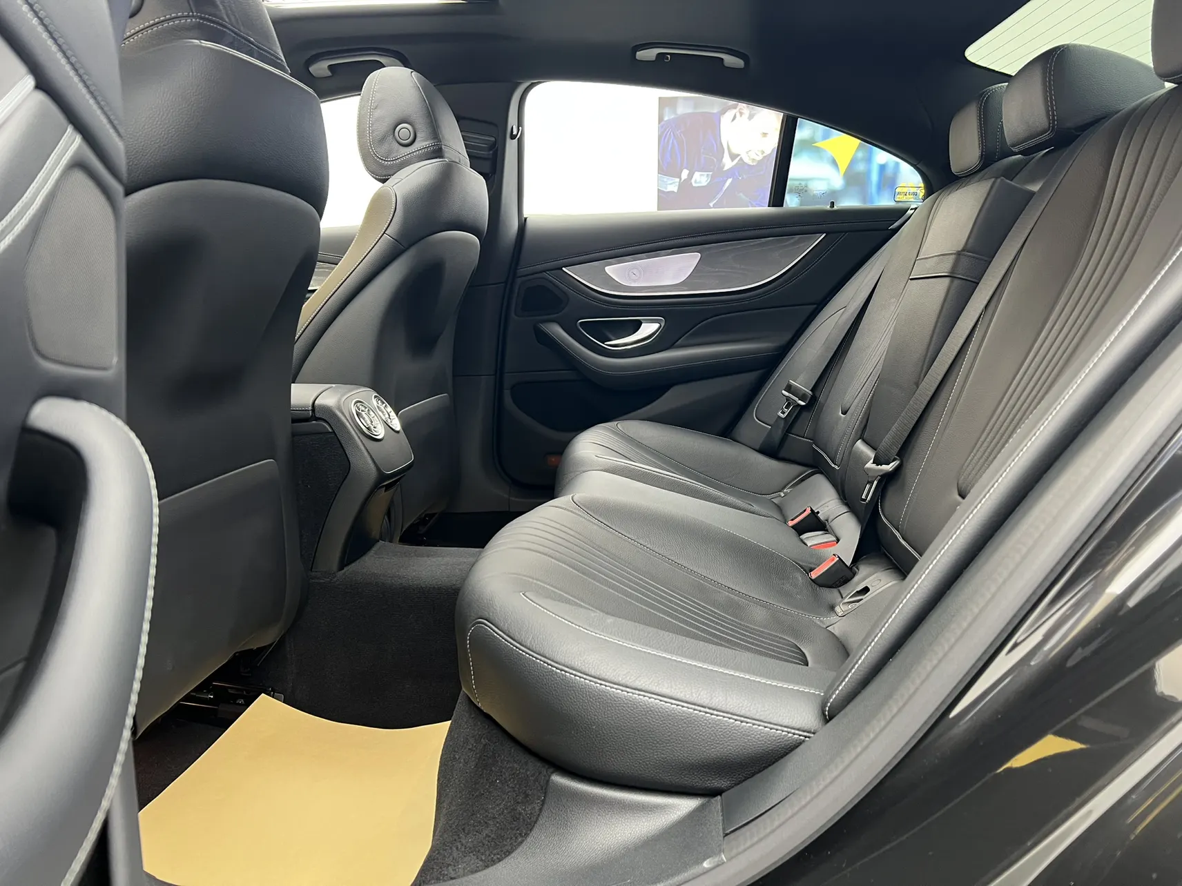 Mercedes-Benz CLS 300, 2021 37