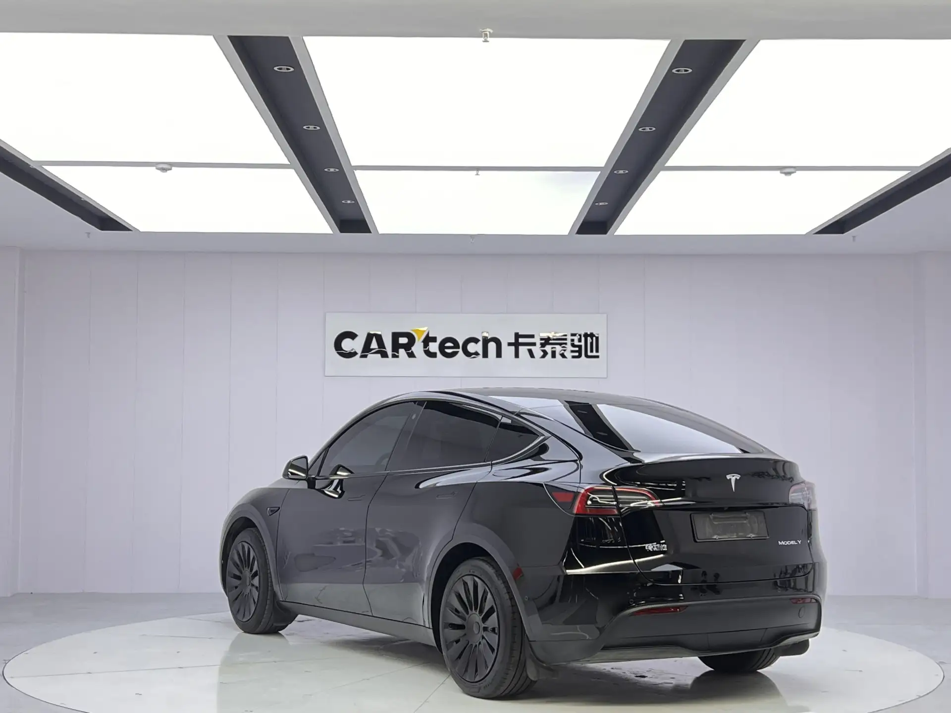 Tesla Model Y, 2024 7