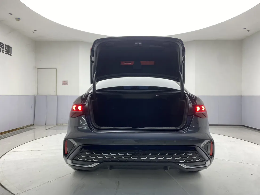 Audi Flying Spur, 2025 29
