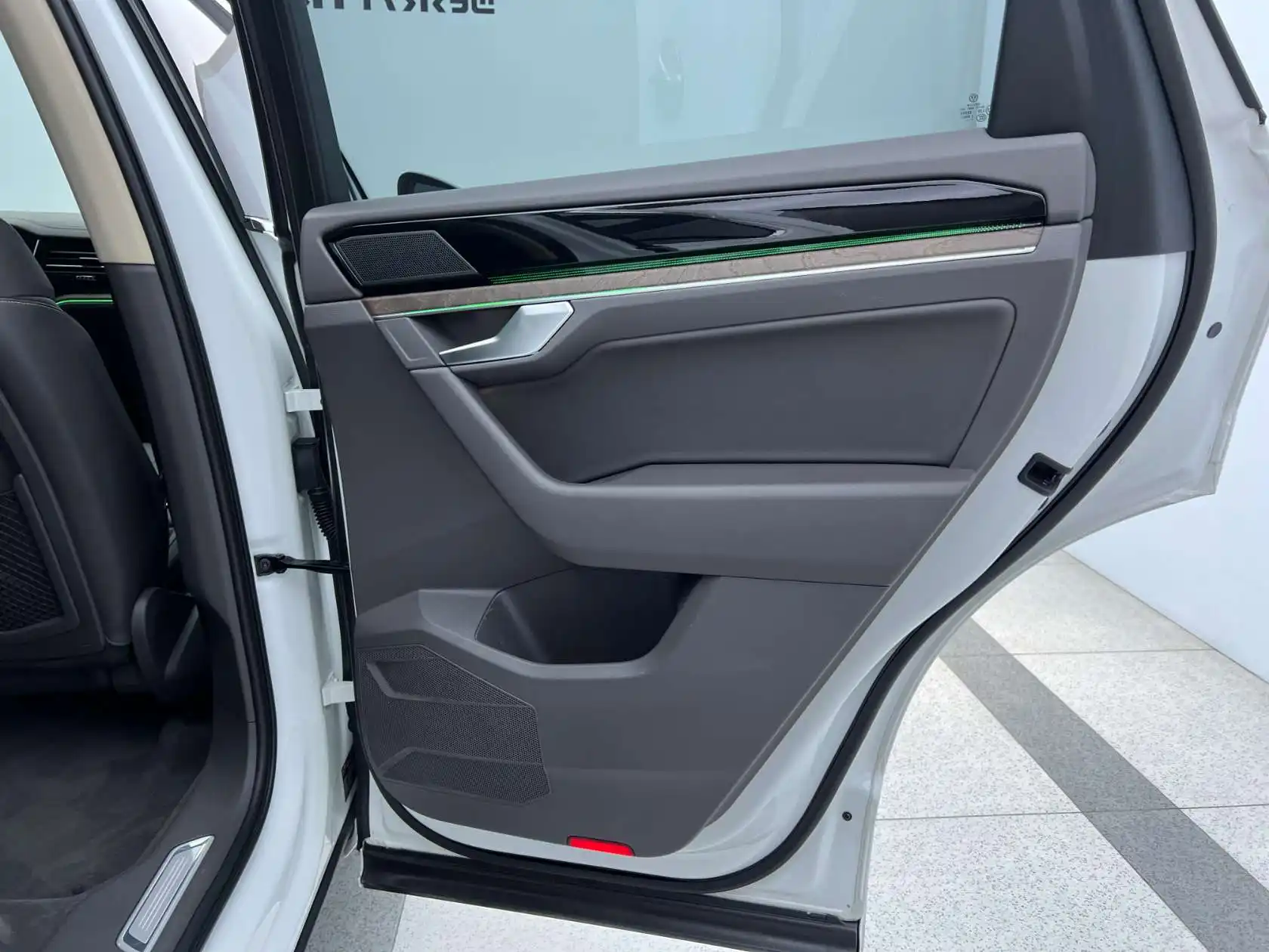 Volkswagen Touareg, 2022 20