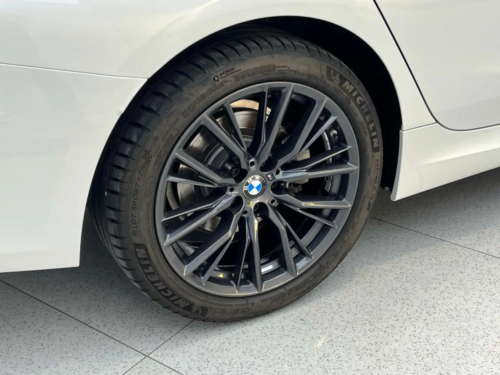 BMW 325Li, 2023 20