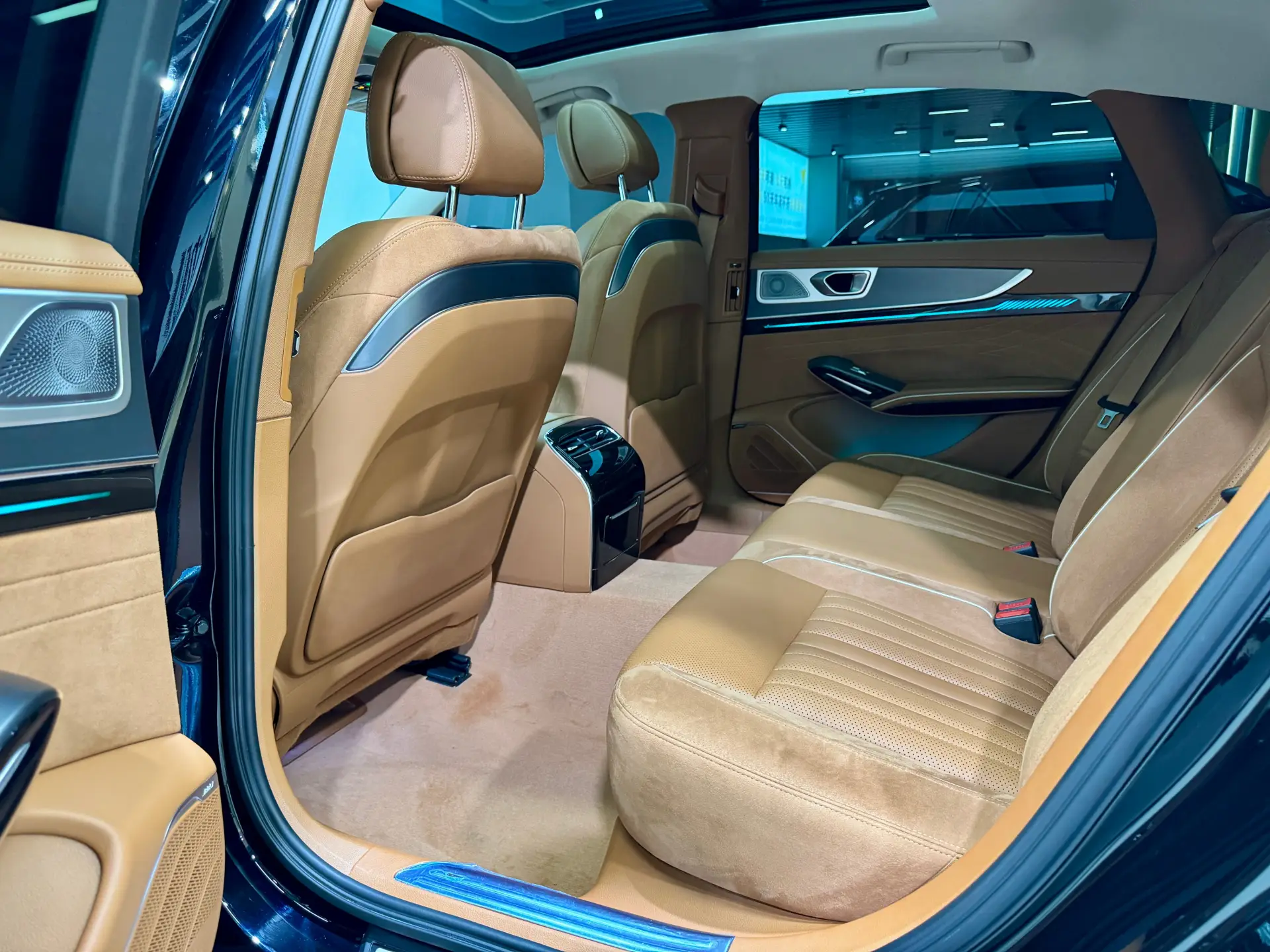 Hongqi H9, 2024 18