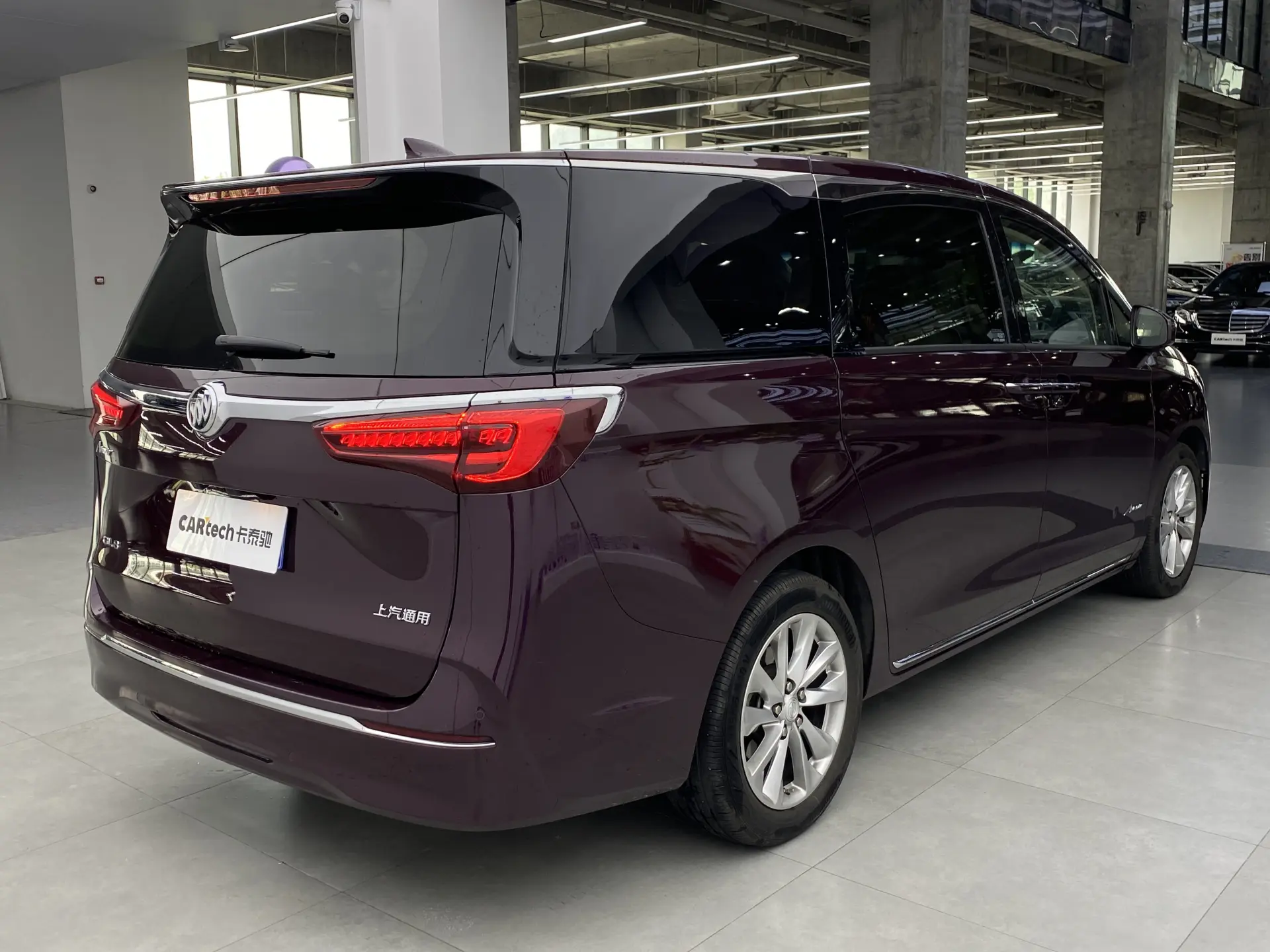 Buick GL8, 2023 3