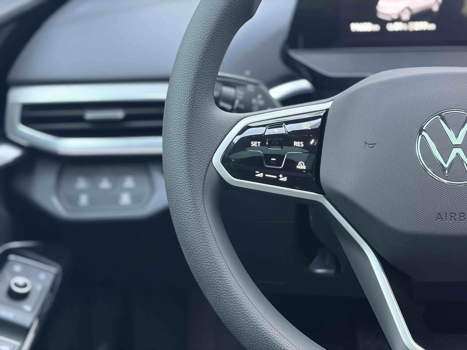 Volkswagen ID.4, 2025 10