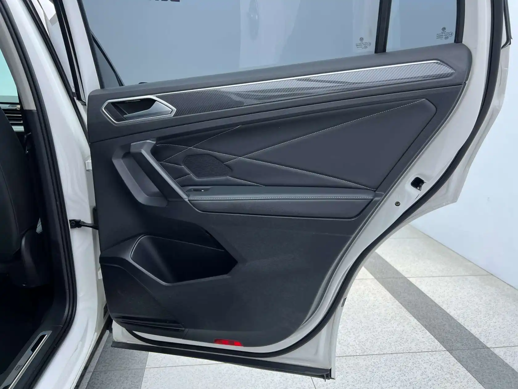 Volkswagen Tiguan L, 2022 17