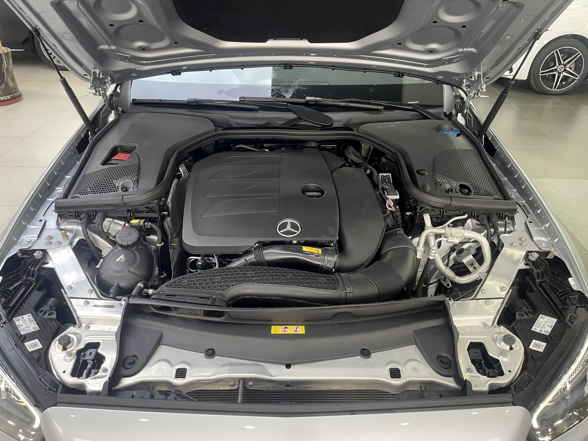 Mercedes-Benz E 300 L, 2024 10