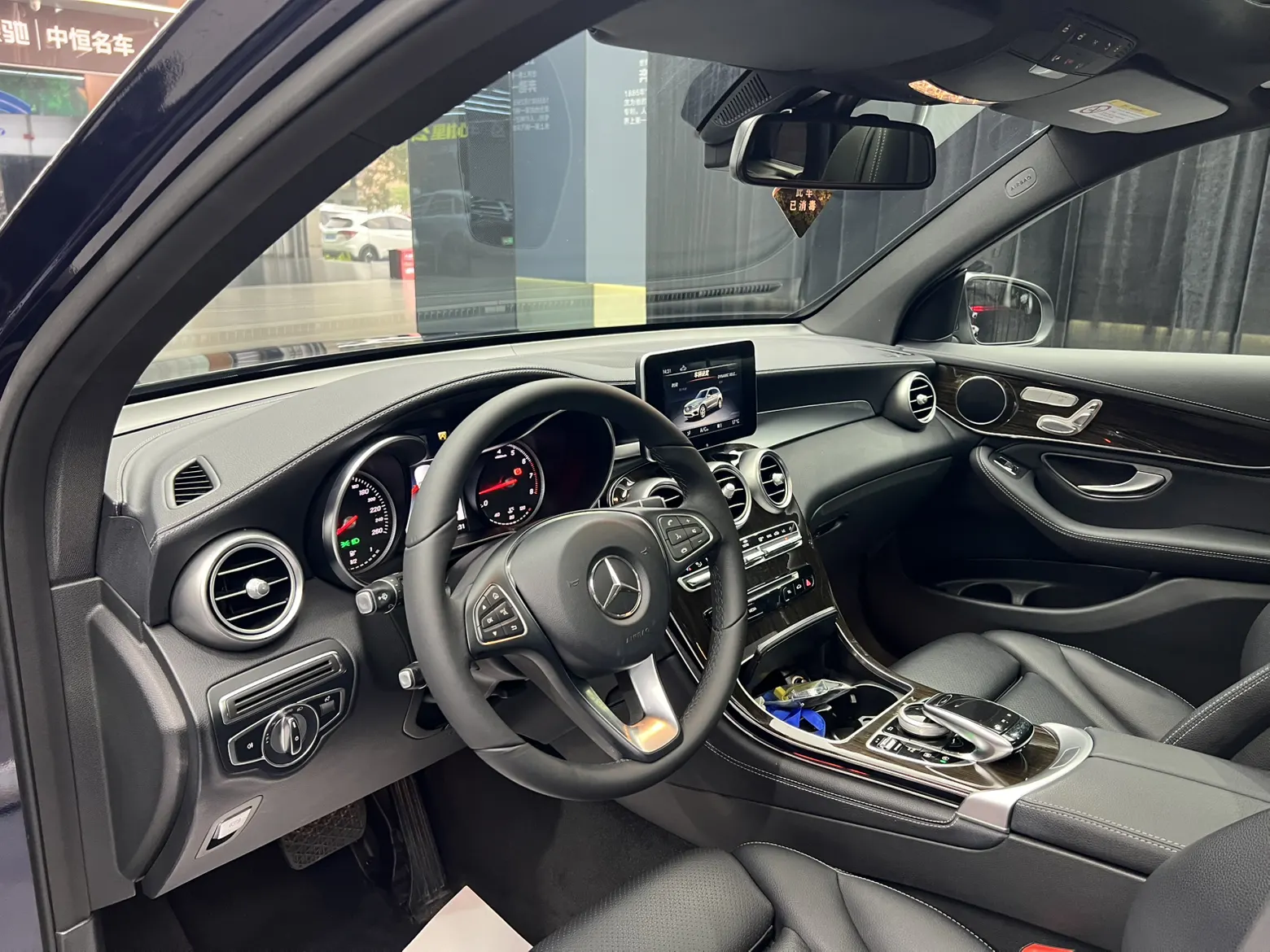 Mercedes-Benz GLC 260 4MATIC, 2018 25