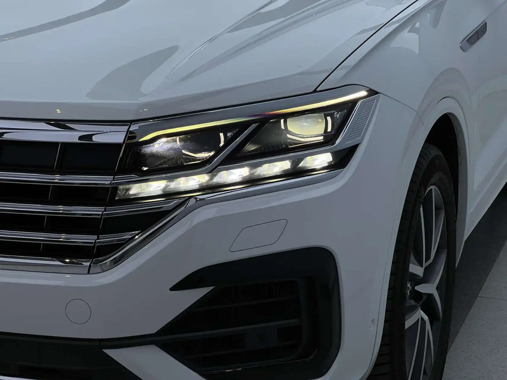 Volkswagen Touareg, 2022 все фото