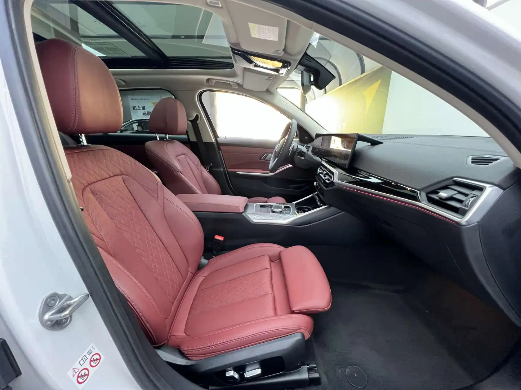 BMW 325Li, 2023 16